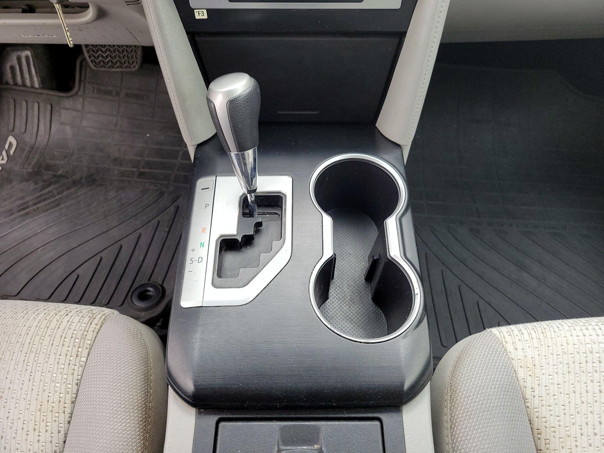 Thumbnail: 2014 Toyota Camry - 17
