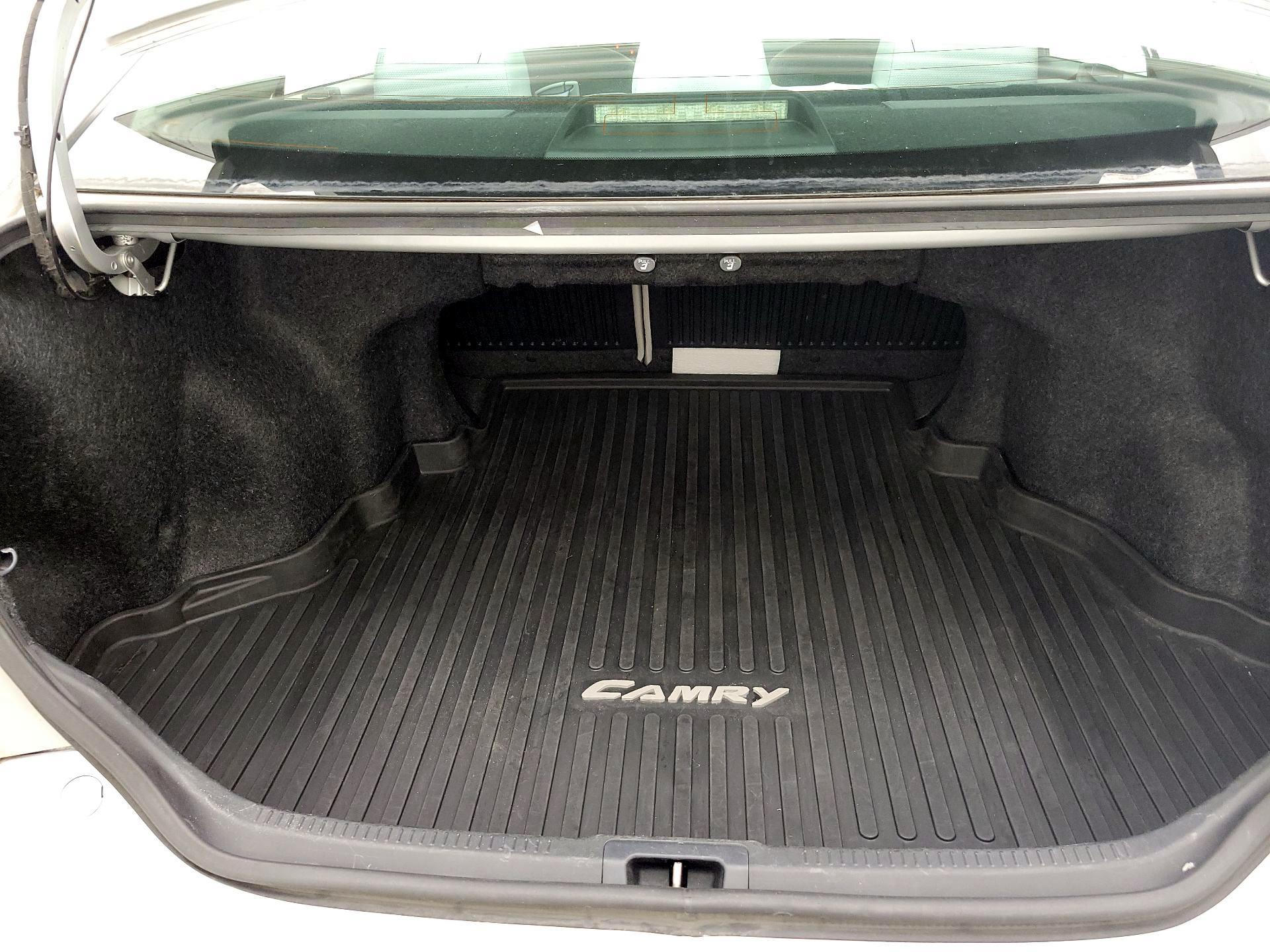 Thumbnail: 2014 Toyota Camry - 20