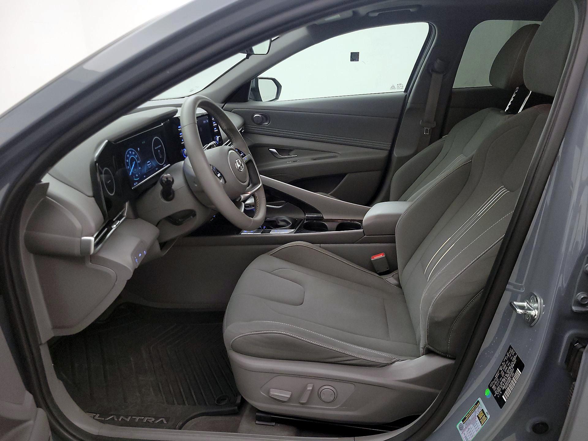 Thumbnail: 2022 Hyundai Elantra - 11