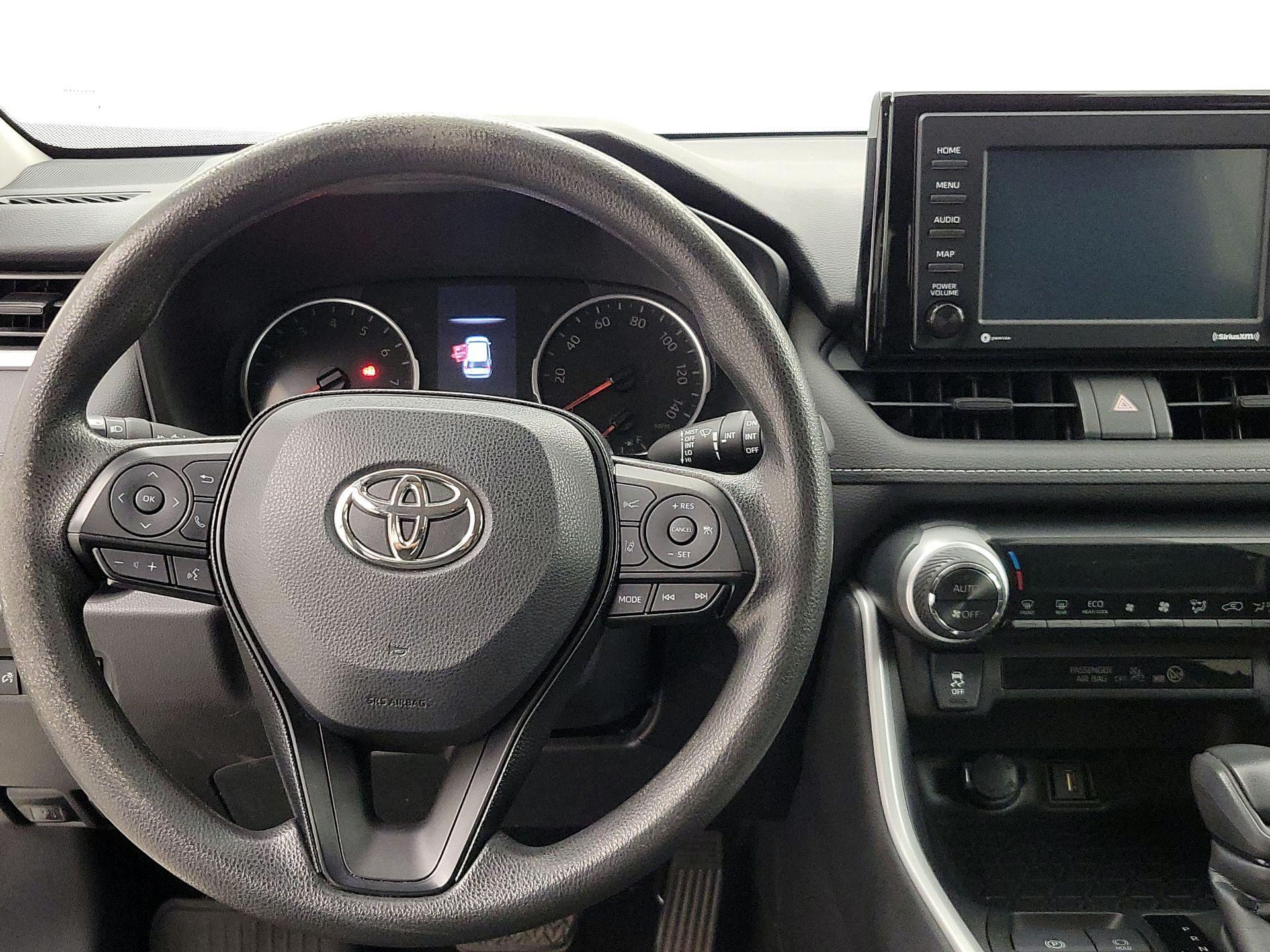 Thumbnail: 2021 Toyota RAV4 - 10