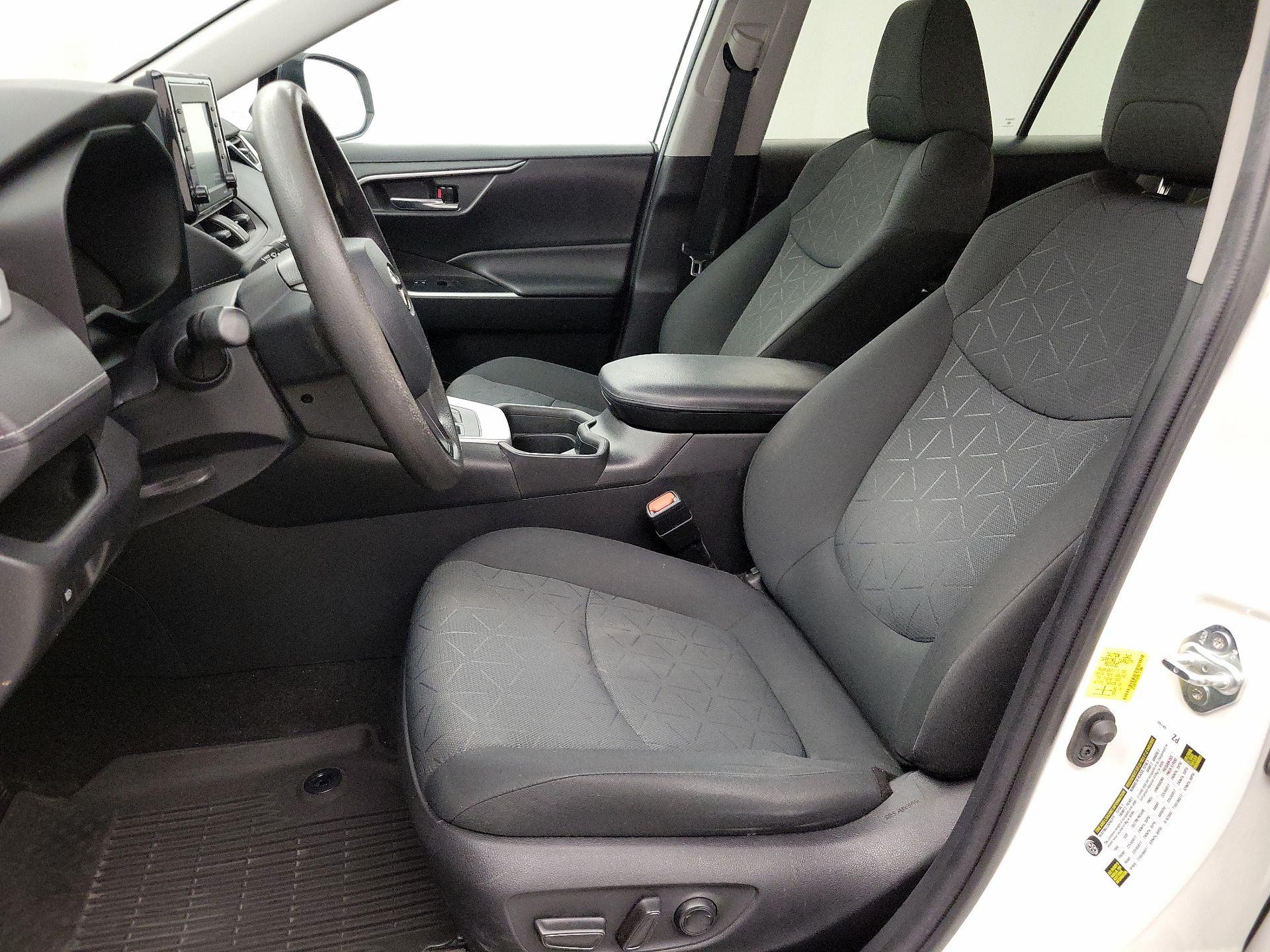Thumbnail: 2021 Toyota RAV4 - 11