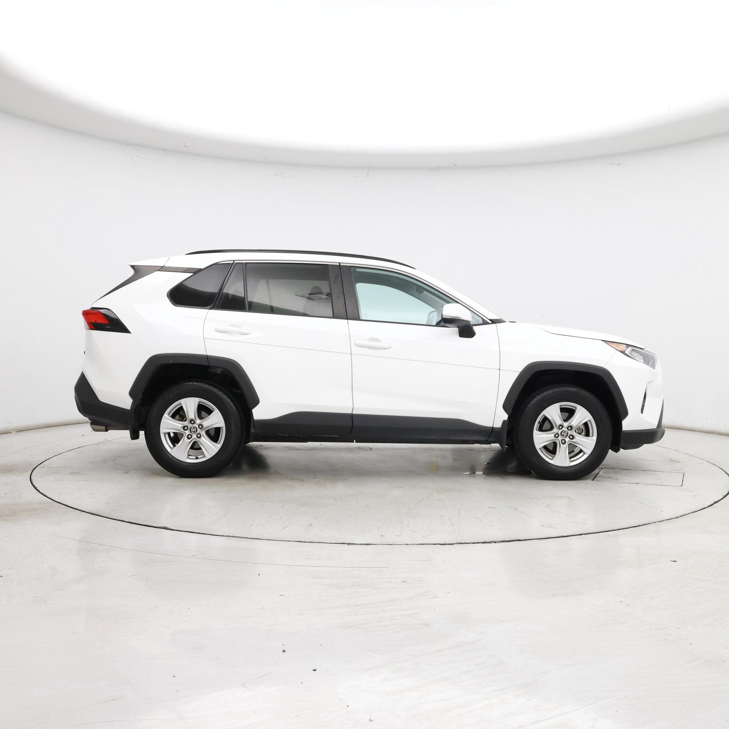 Thumbnail: 2021 Toyota RAV4 - 7
