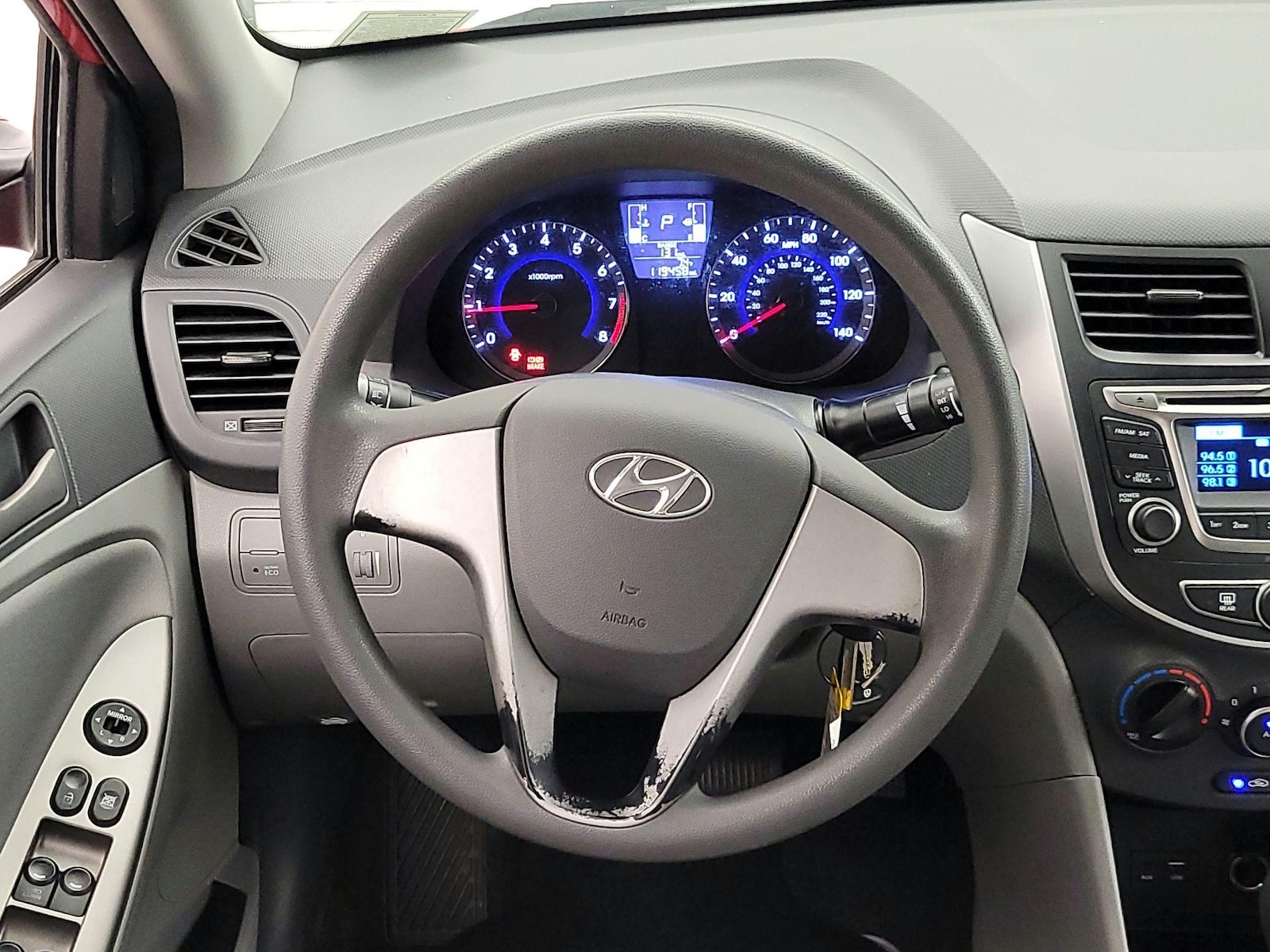 2017 Hyundai Accent SE - Photo 11