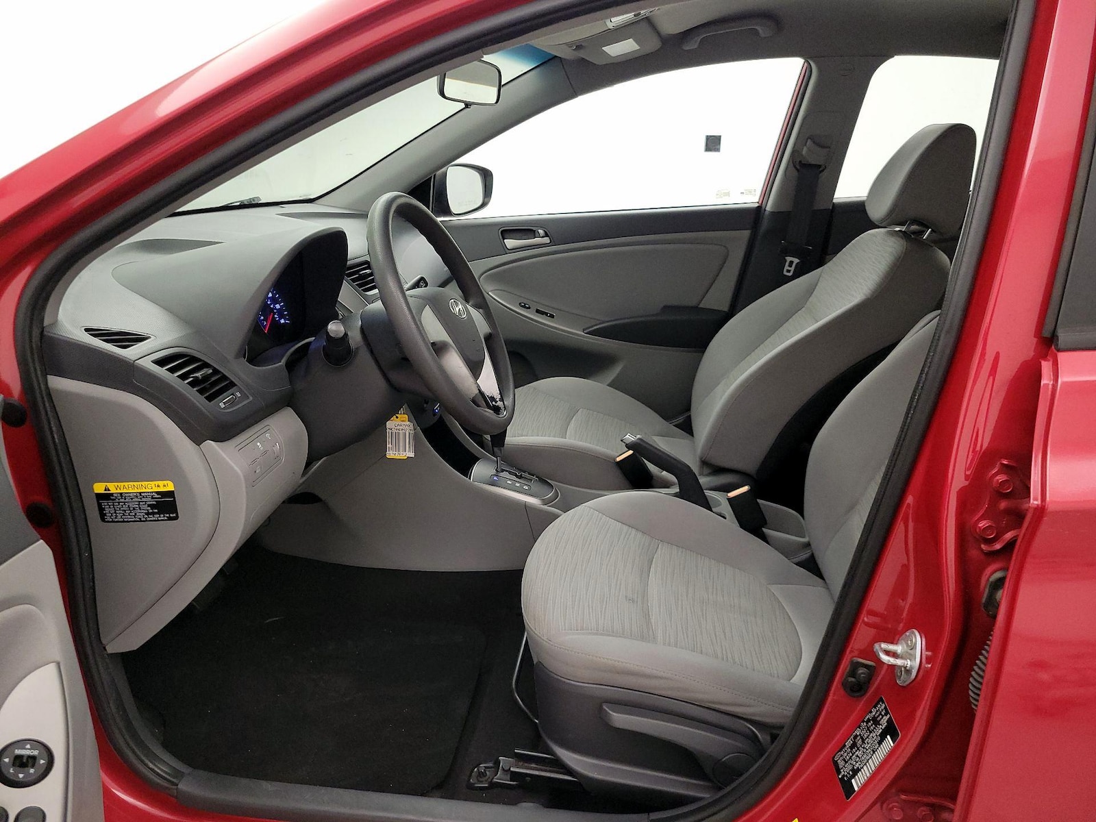 2017 Hyundai Accent SE - Photo 12