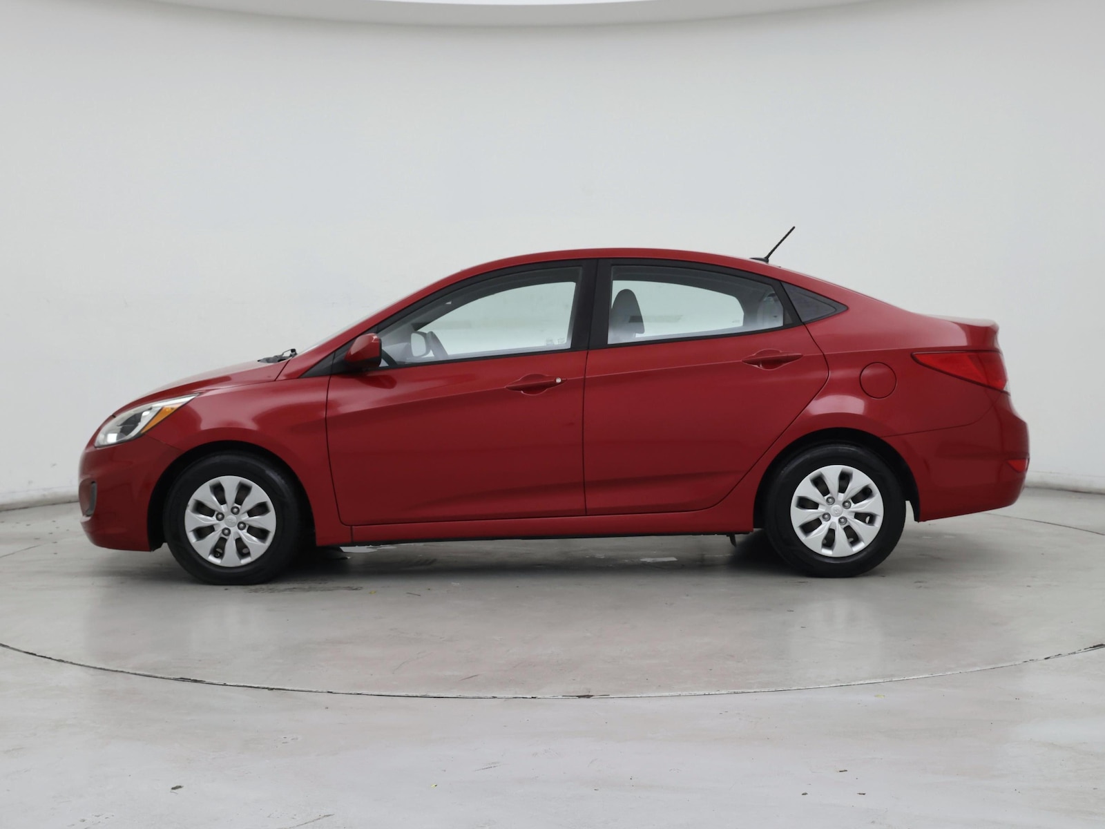2017 Hyundai Accent SE - Photo 4