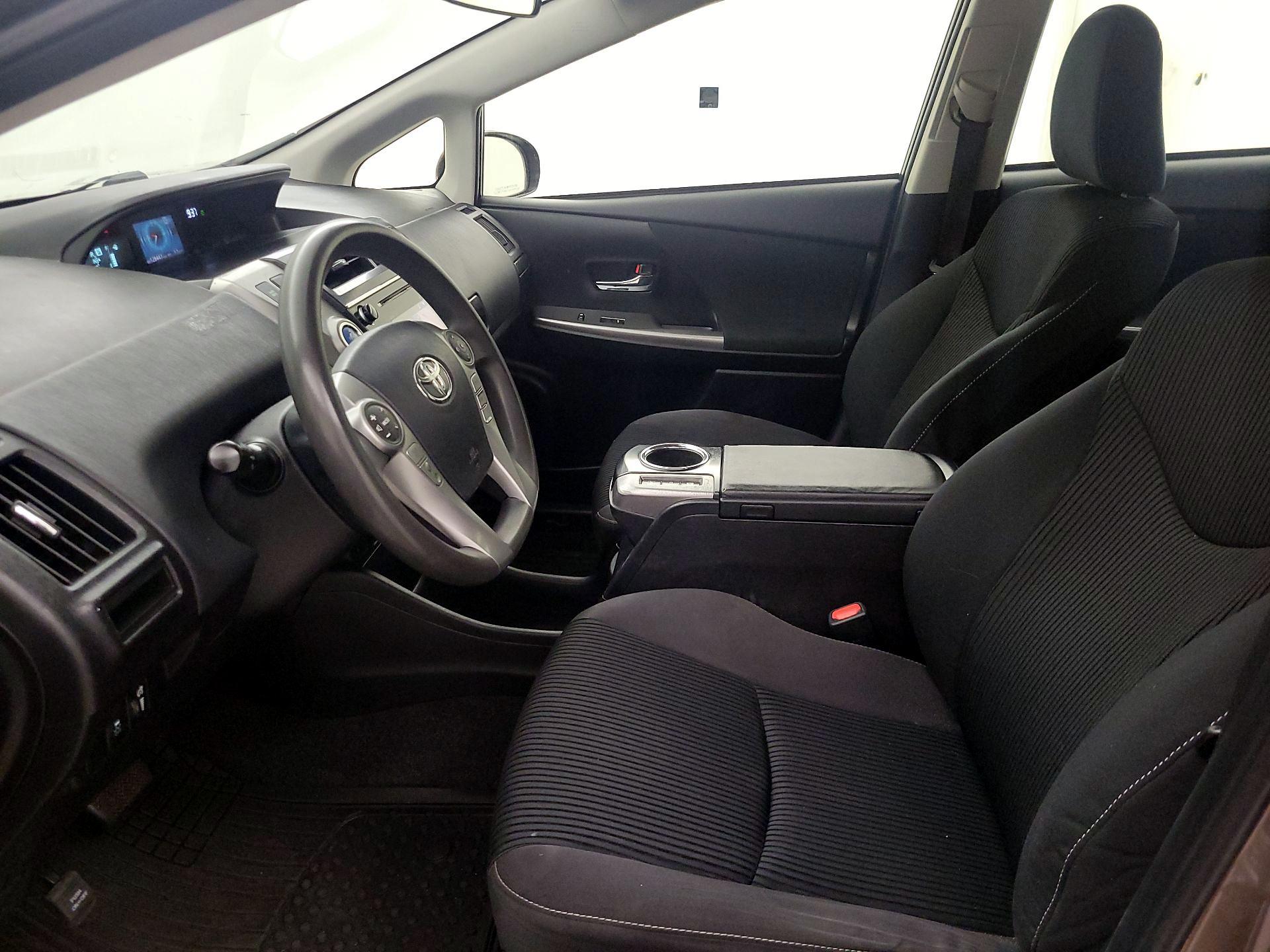 Thumbnail: 2015 Toyota Prius v - 11