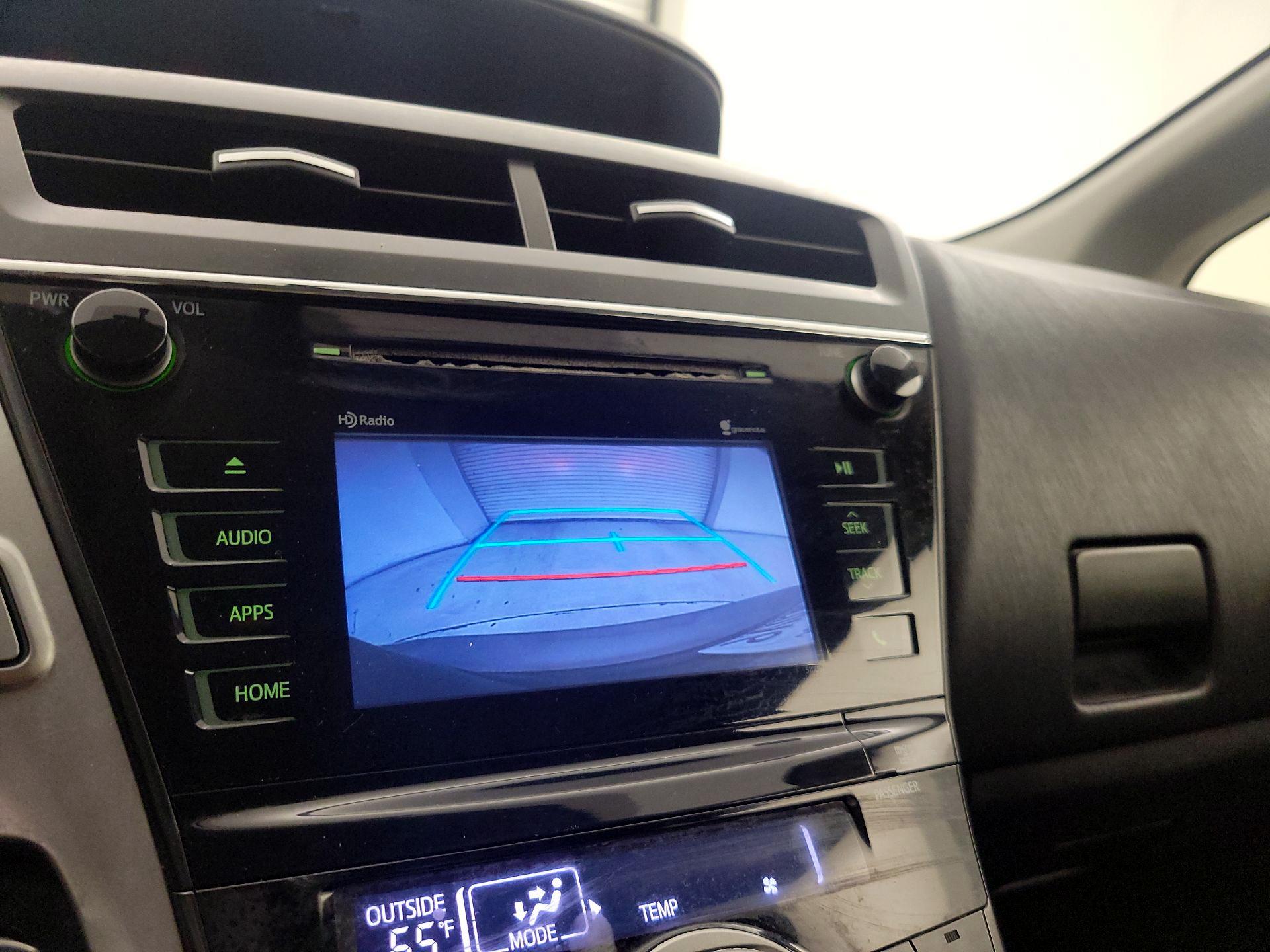 Thumbnail: 2015 Toyota Prius v - 14
