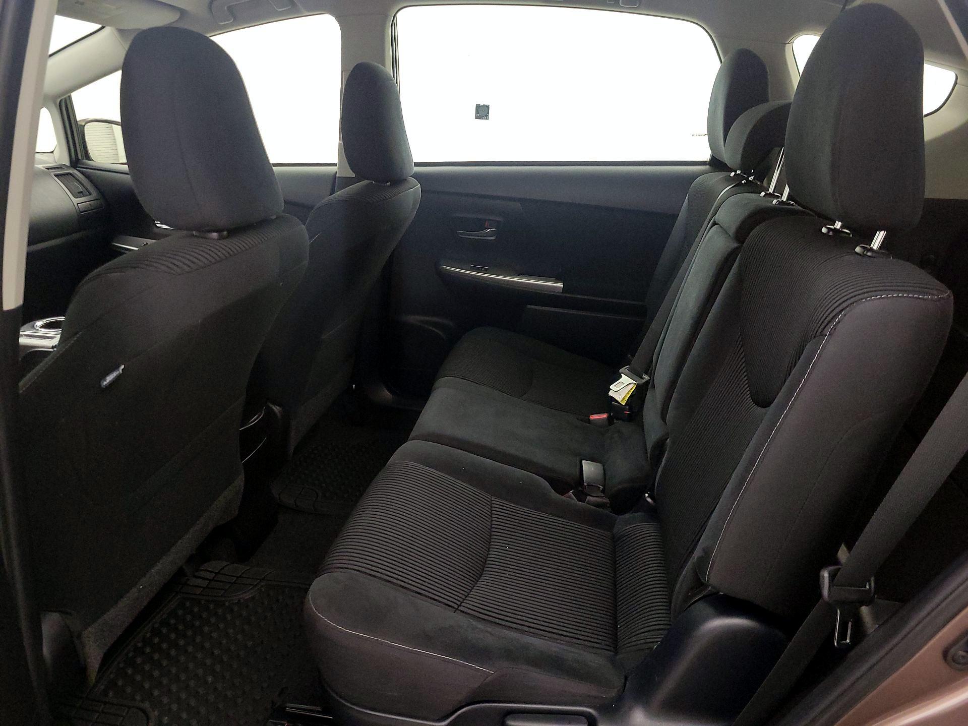 Thumbnail: 2015 Toyota Prius v - 19