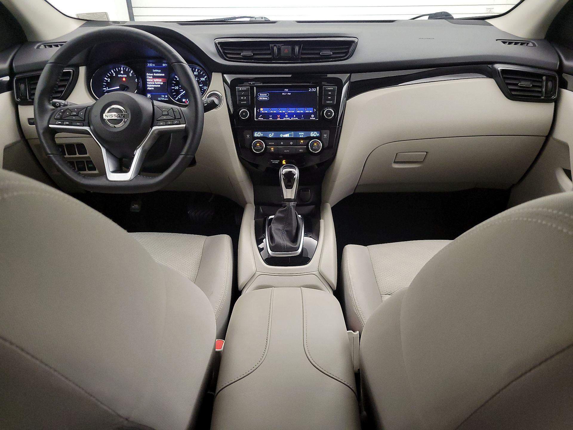 Thumbnail: 2022 Nissan Rogue Sport - 8
