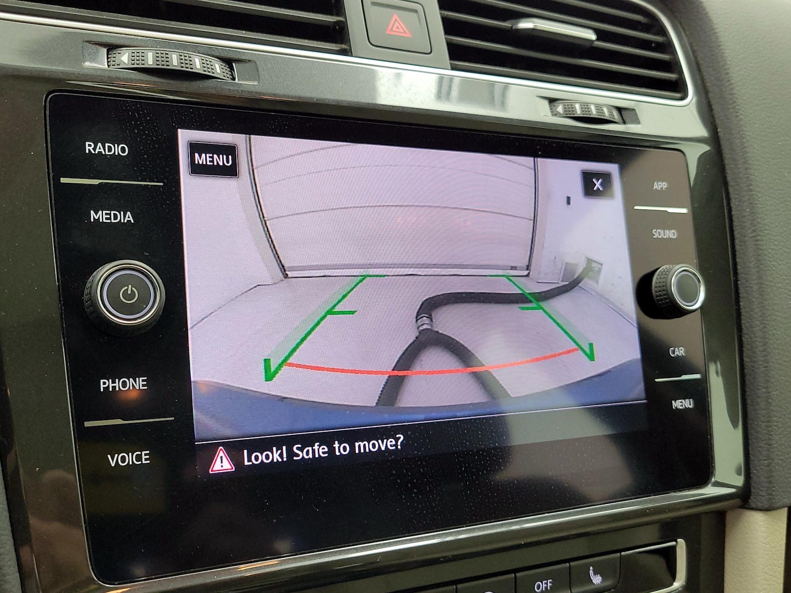 2019 Volkswagen Golf SE - Photo 15