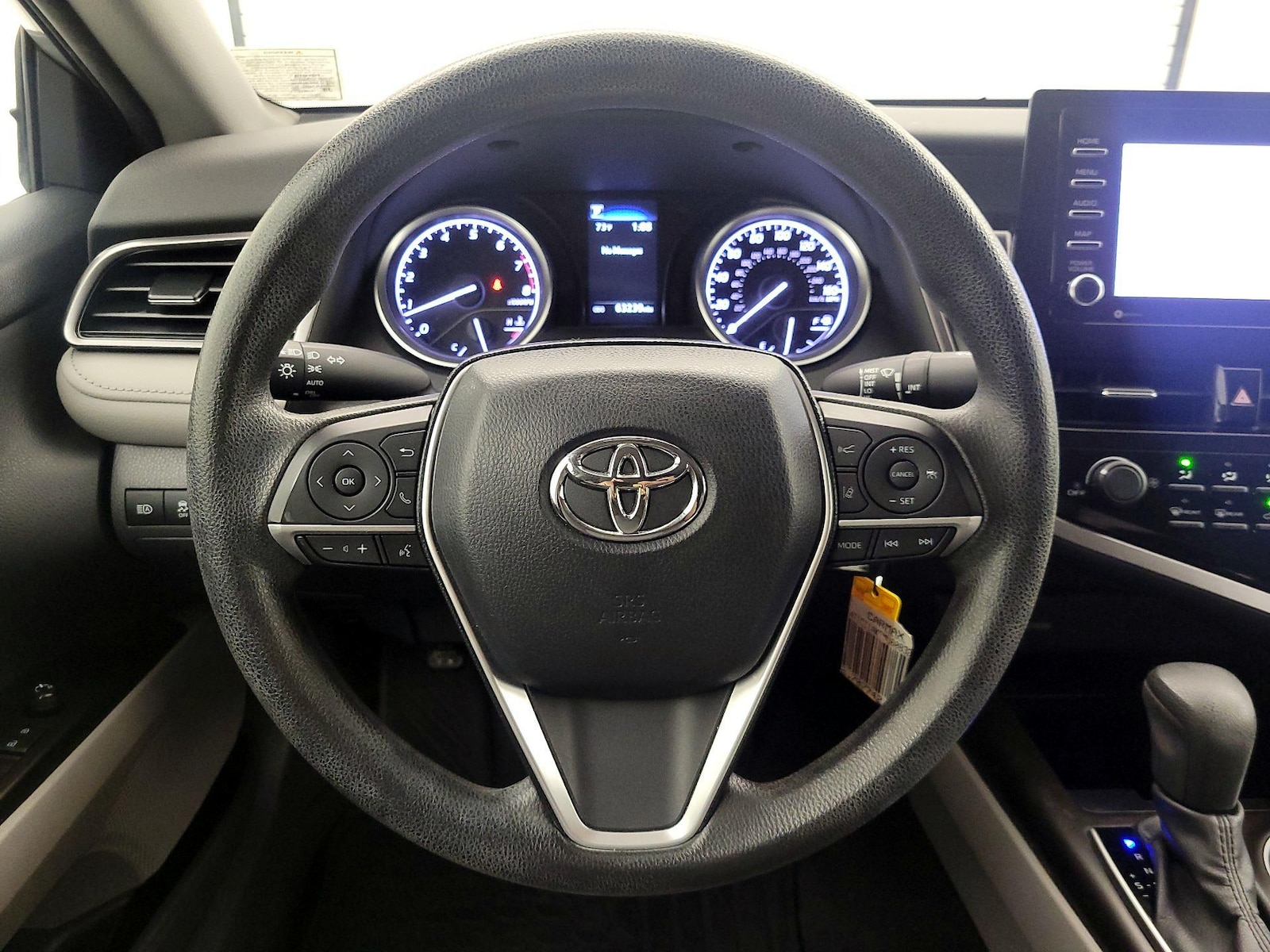 2021 Toyota Camry LE - Photo 11