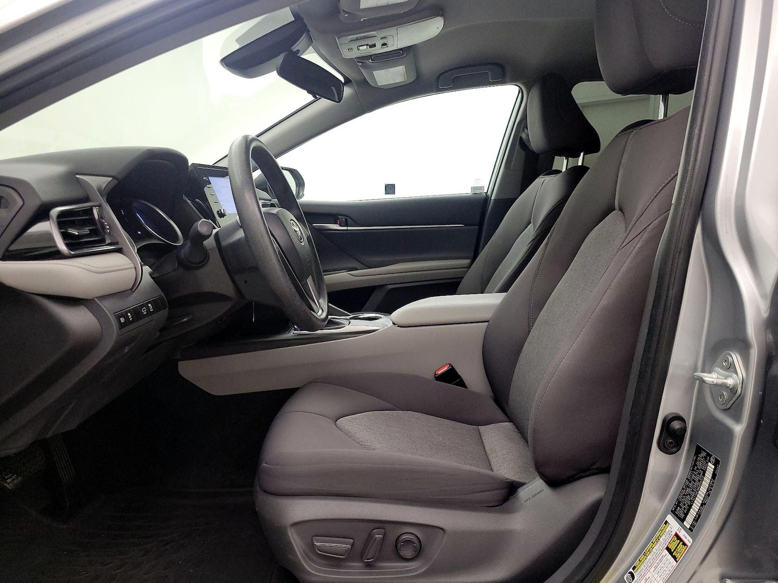 2021 Toyota Camry LE - Photo 12