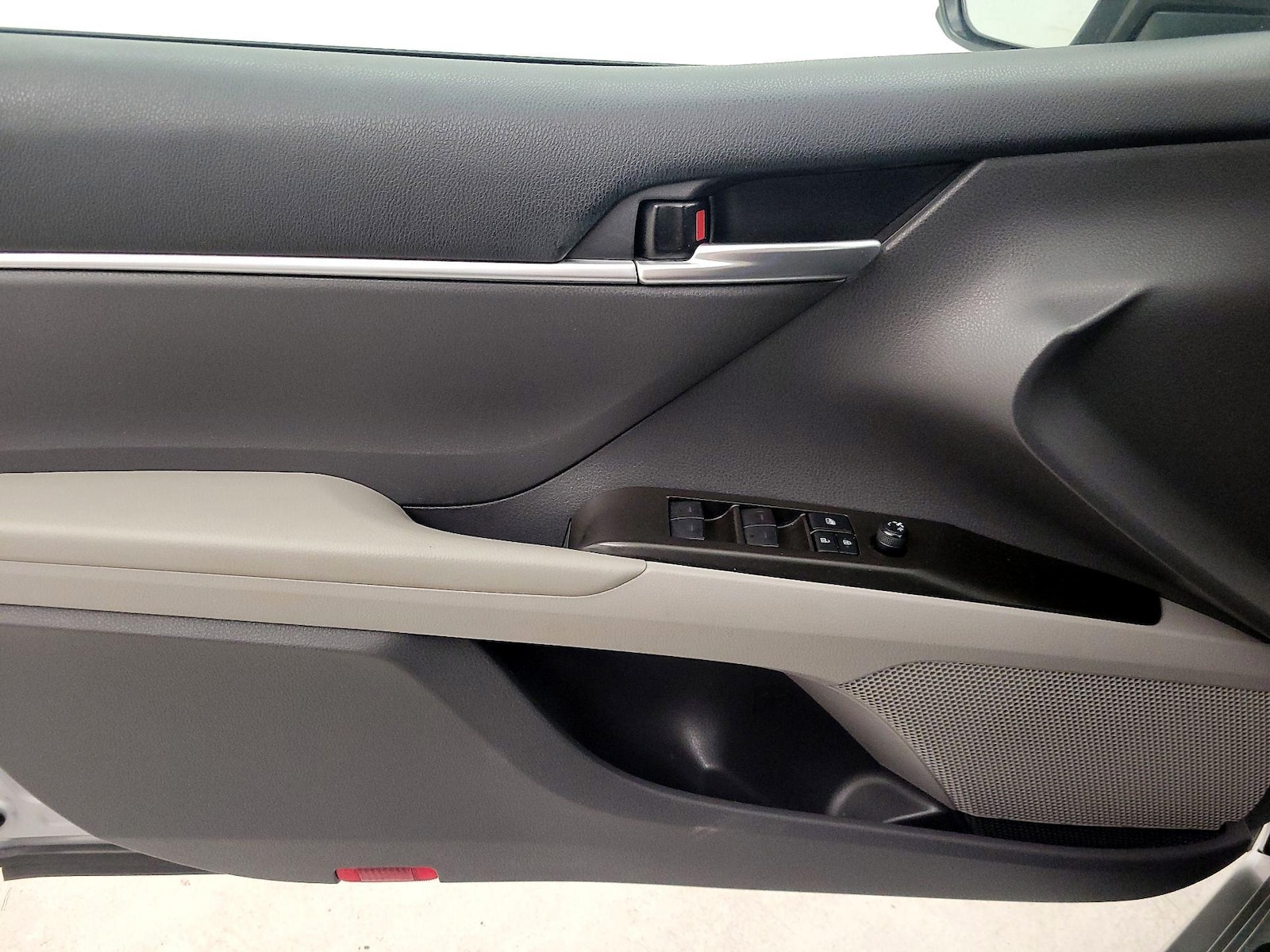 2021 Toyota Camry LE - Photo 13