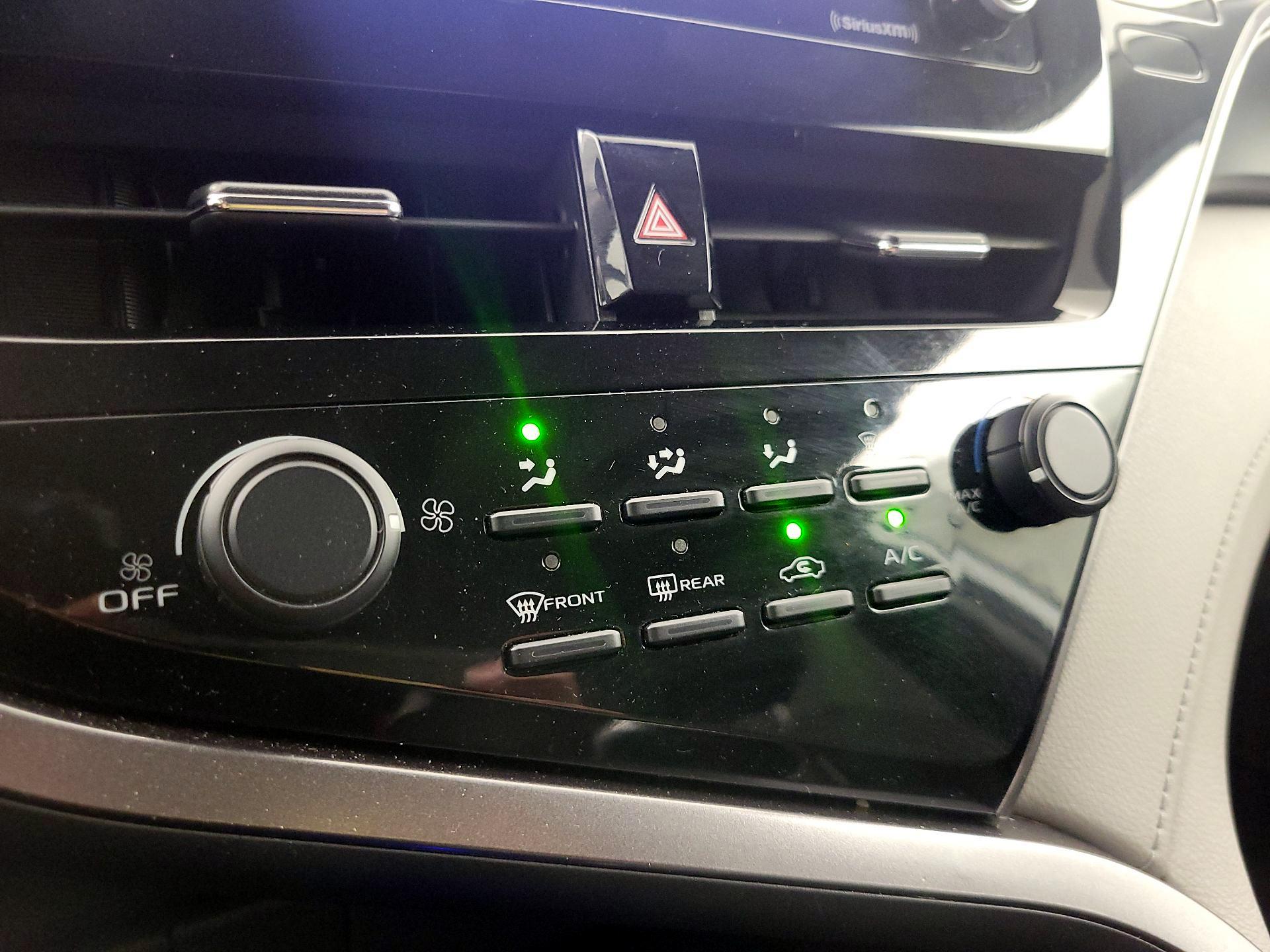 Thumbnail: 2021 Toyota Camry - 16