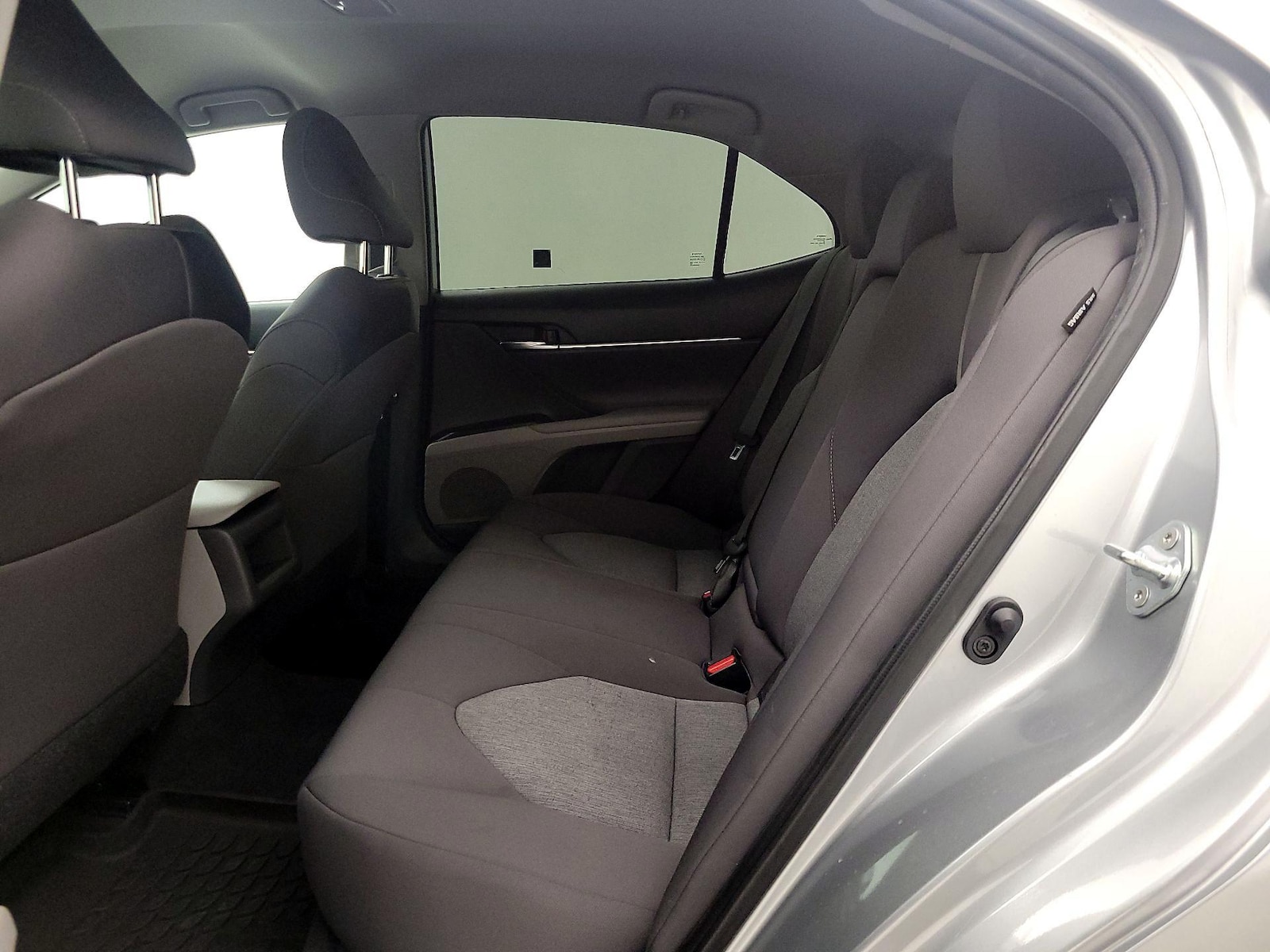 2021 Toyota Camry LE - Photo 20