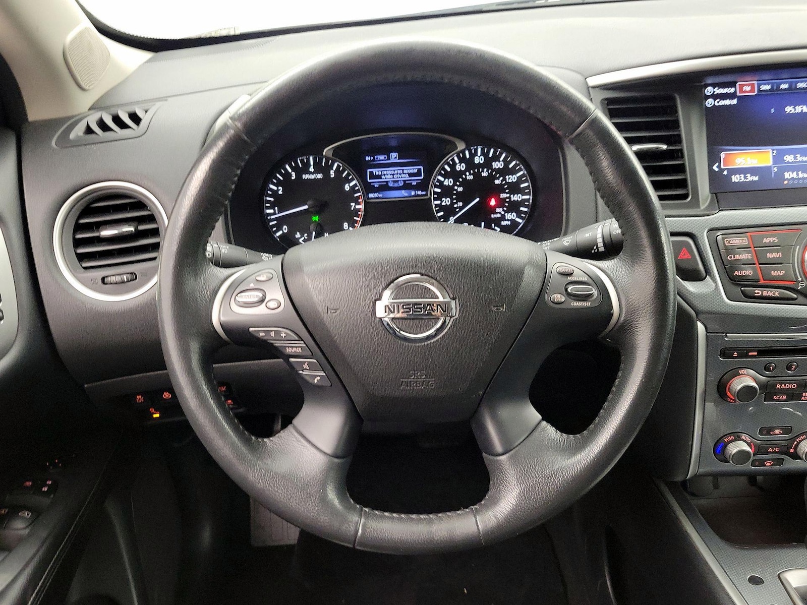 2017 Nissan Pathfinder SL - Photo 11