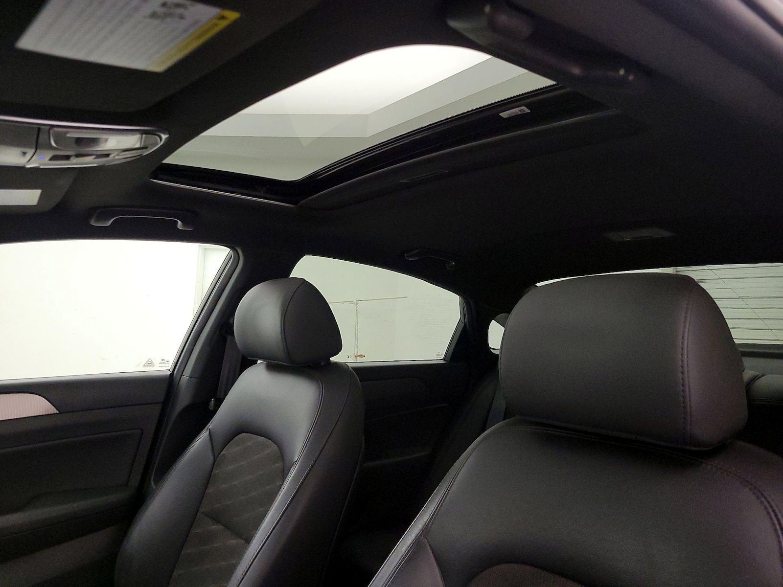 Sunroof(s) & Overhead Airbags