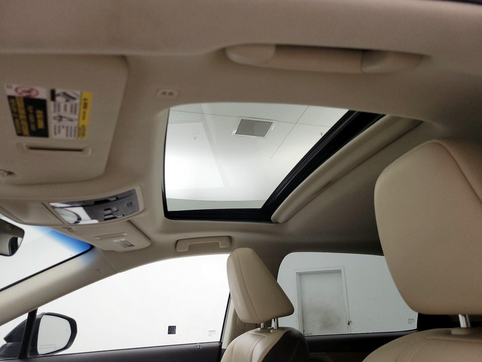 Sunroof(s) & Overhead Airbags