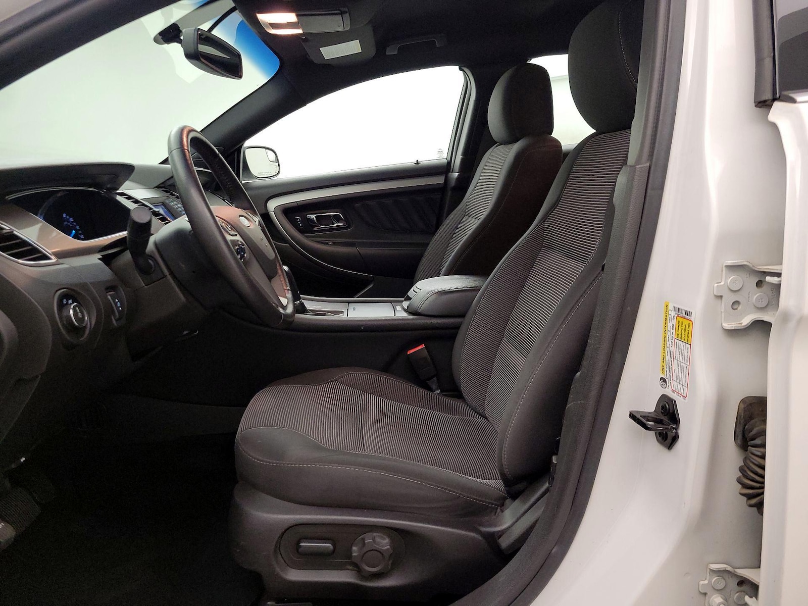 Power Seat(s) & Side Airbags