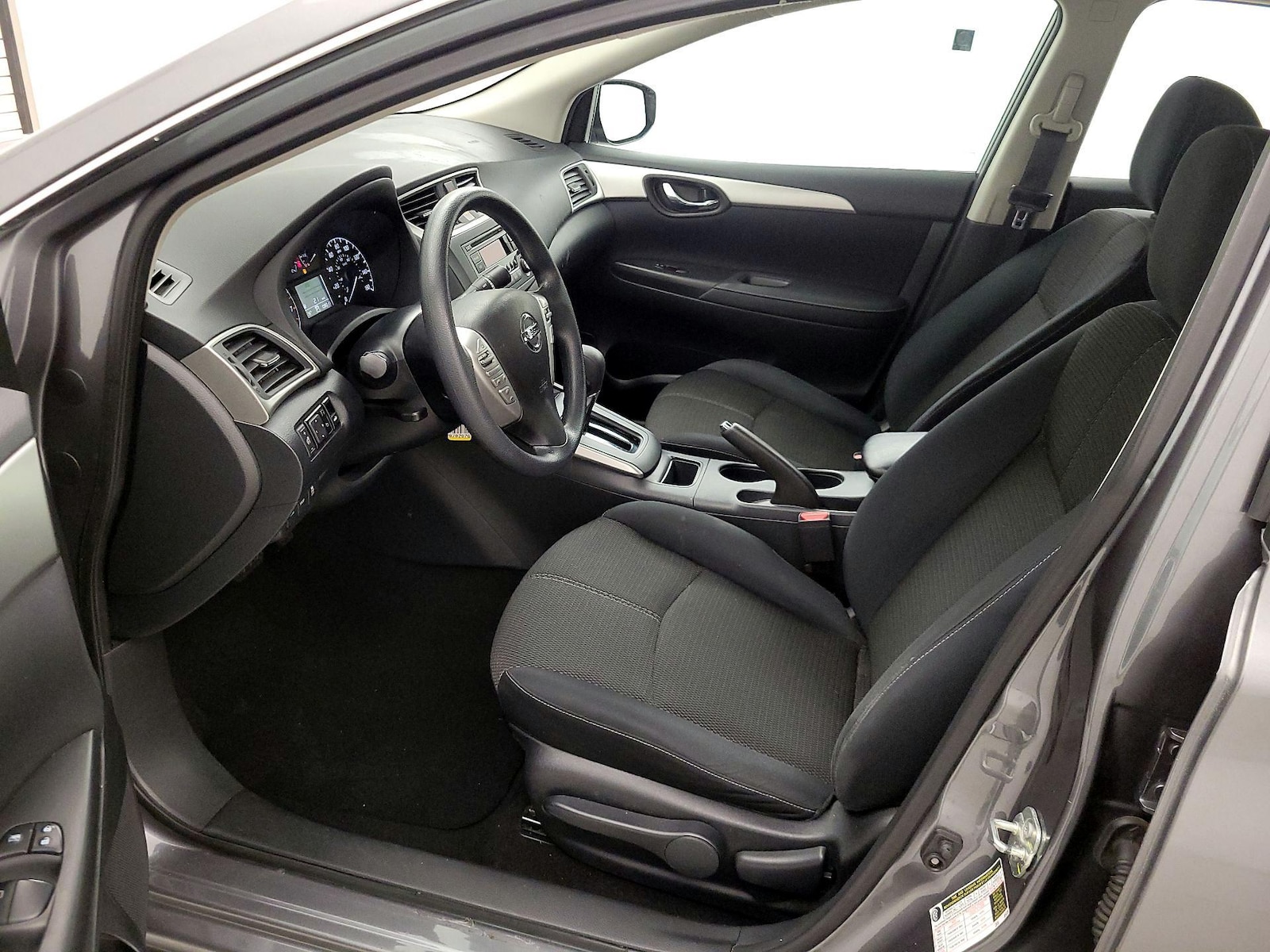 2017 Nissan Sentra S - Photo 12