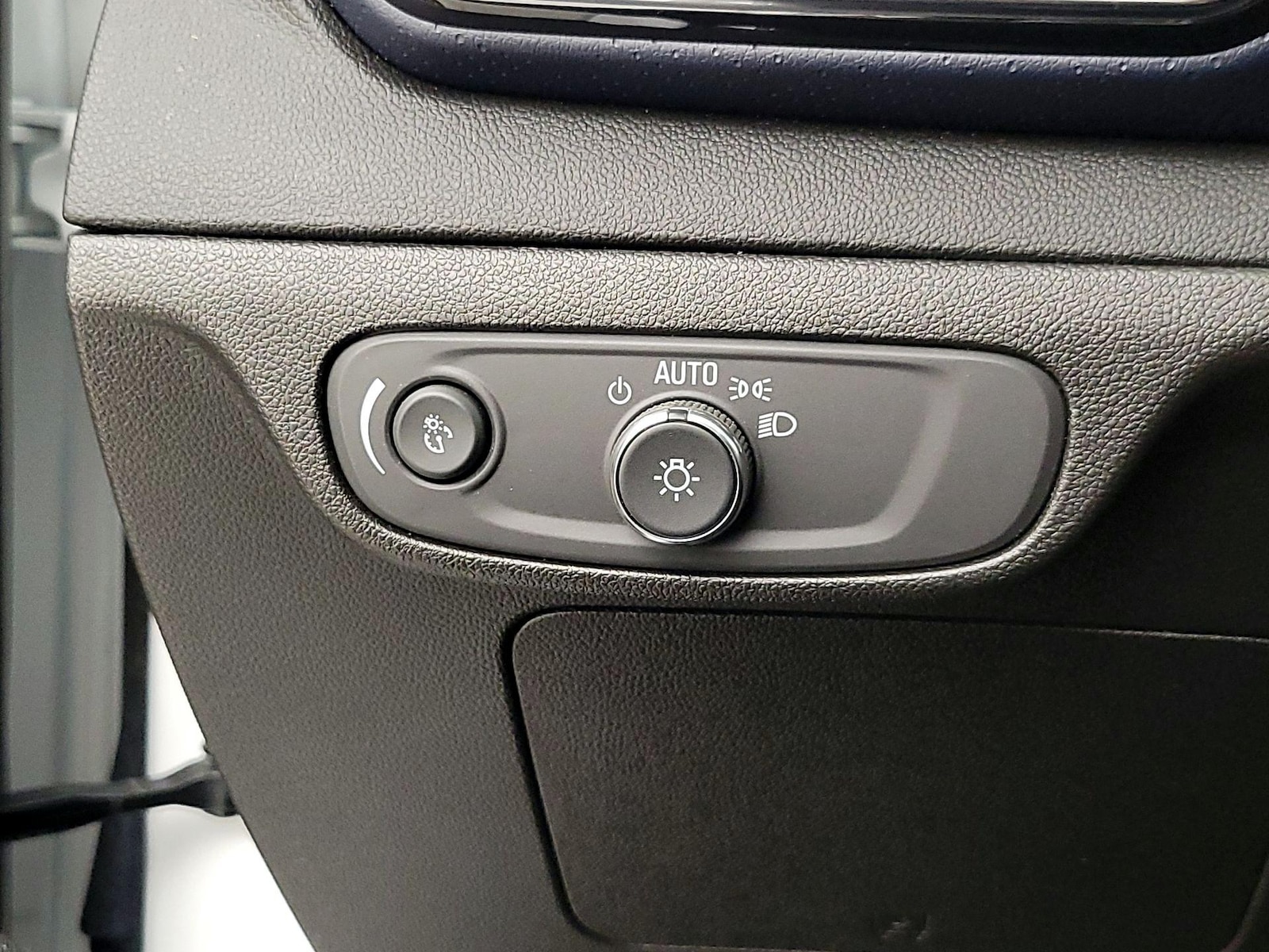 2023 Chevrolet Bolt EUV Premier - Photo 14