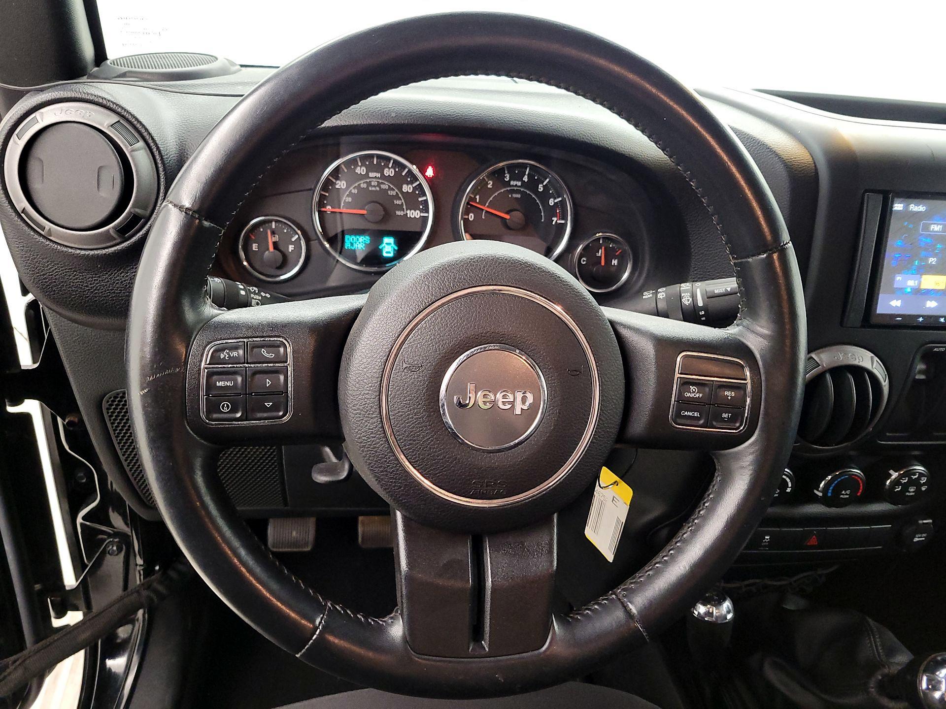 Thumbnail: 2015 Jeep Wrangler - 10