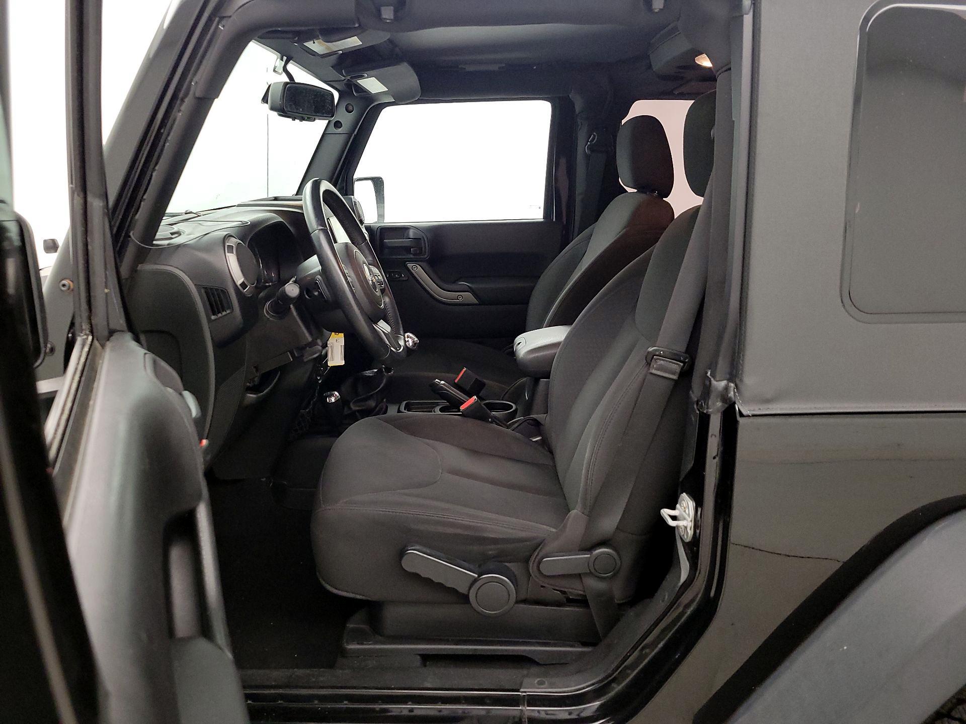 Thumbnail: 2015 Jeep Wrangler - 11