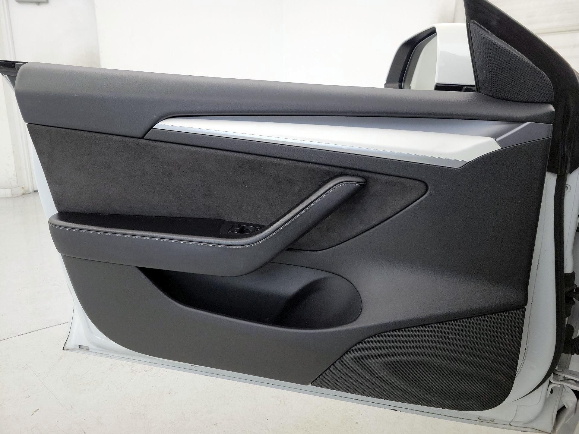 Thumbnail: 2021 Tesla Model 3 - 12