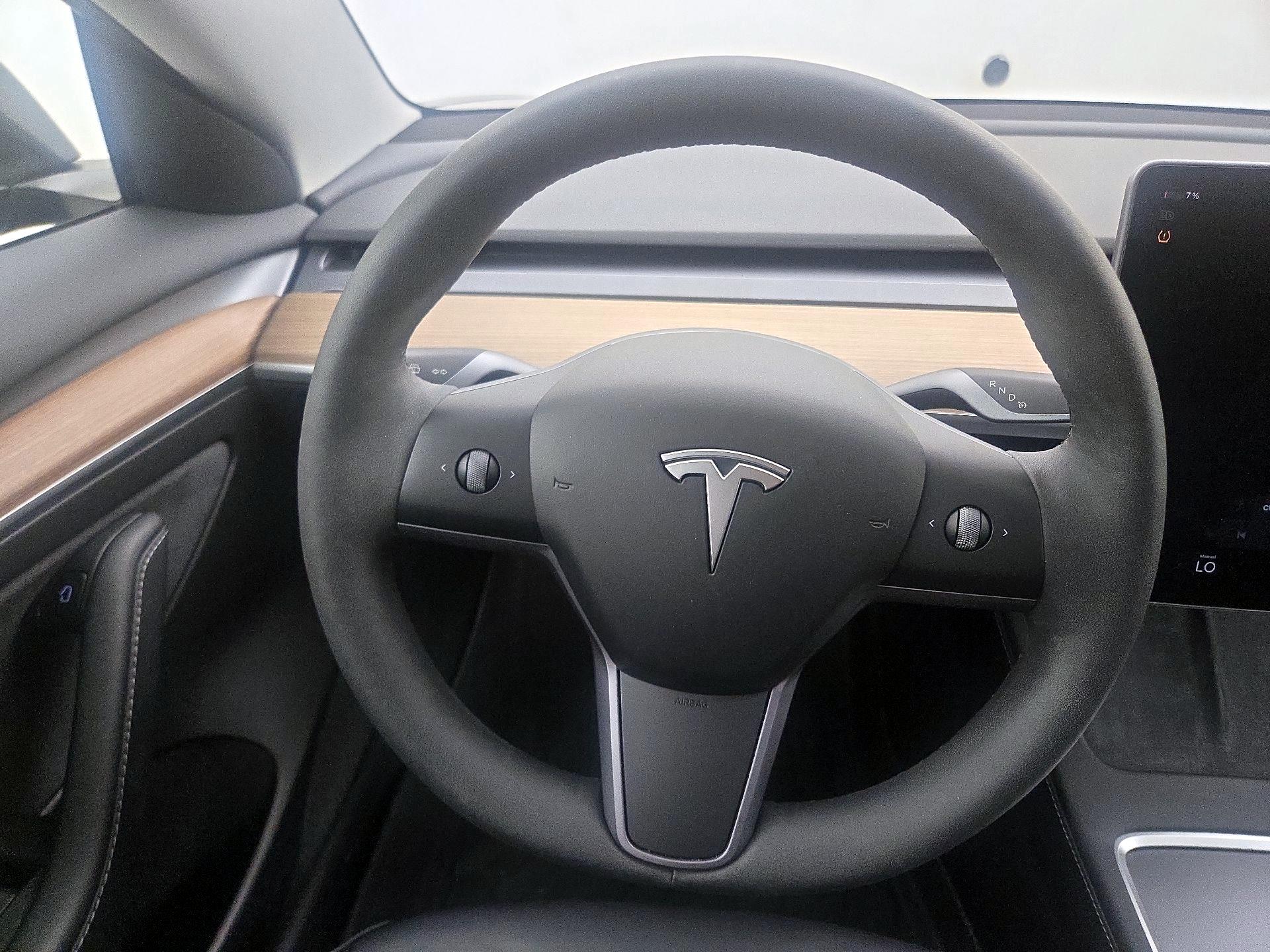 Thumbnail: 2023 Tesla Model 3 - 10