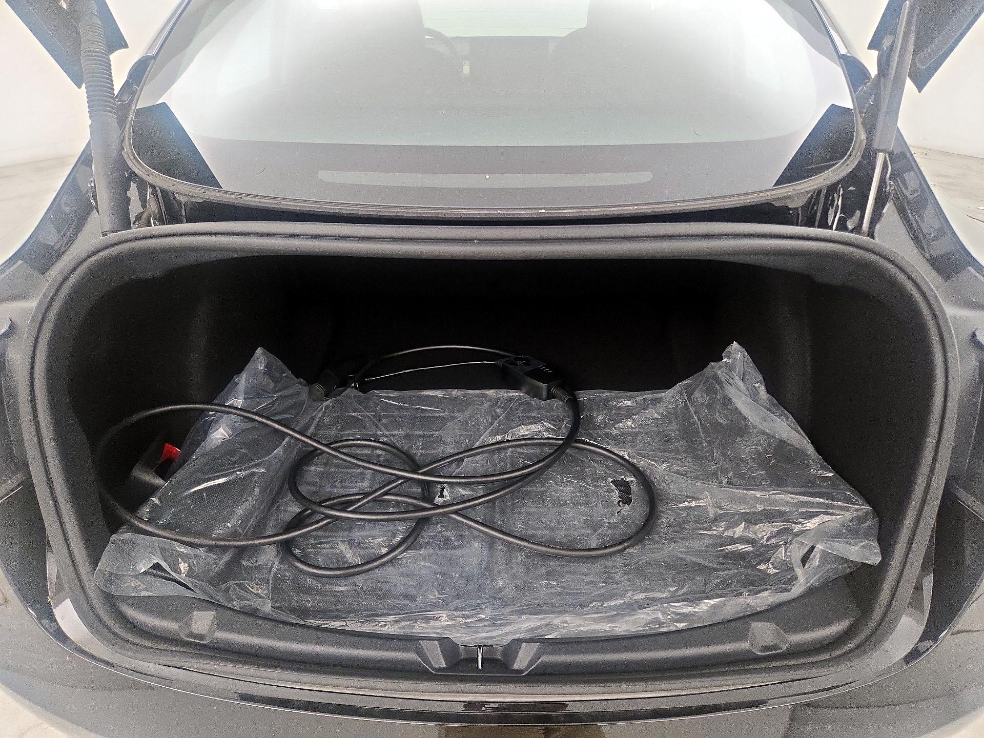 Thumbnail: 2023 Tesla Model 3 - 18