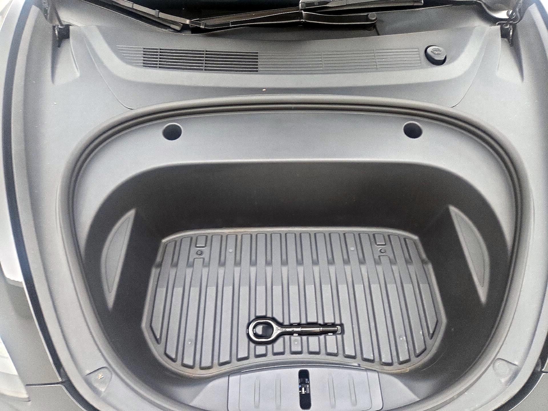 Thumbnail: 2023 Tesla Model 3 - 19