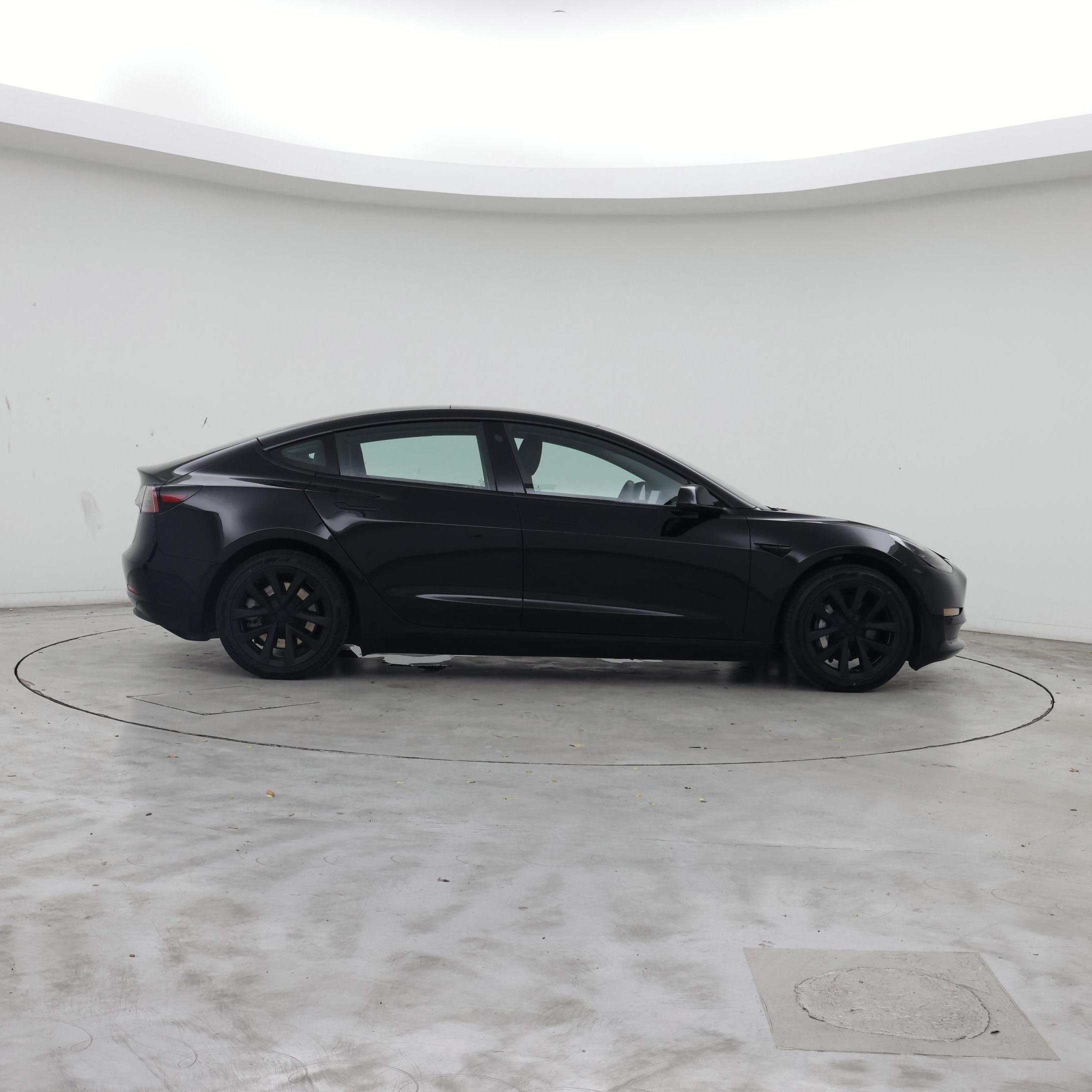 Thumbnail: 2023 Tesla Model 3 - 7