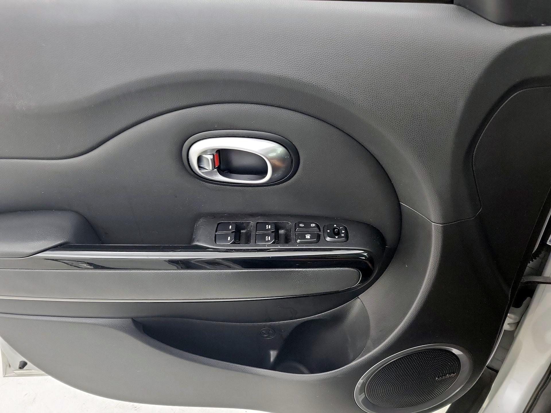 Thumbnail: 2016 Kia Soul - 12