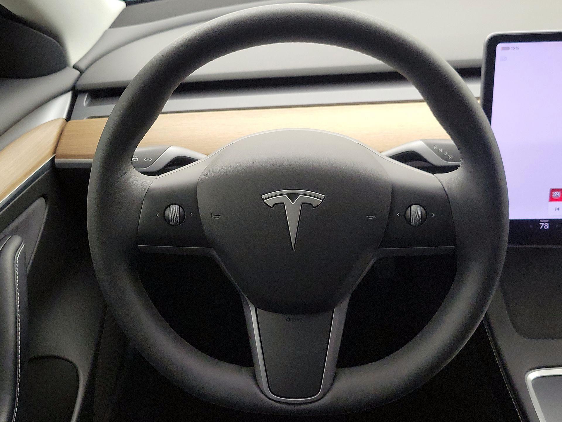 Thumbnail: 2022 Tesla Model 3 - 11