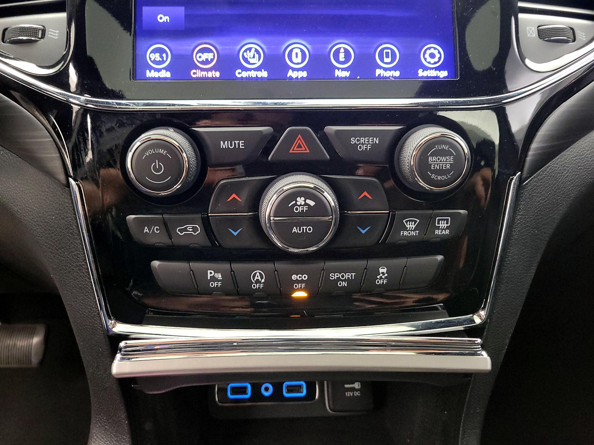 Thumbnail: 2020 Jeep Grand Cherokee - 17