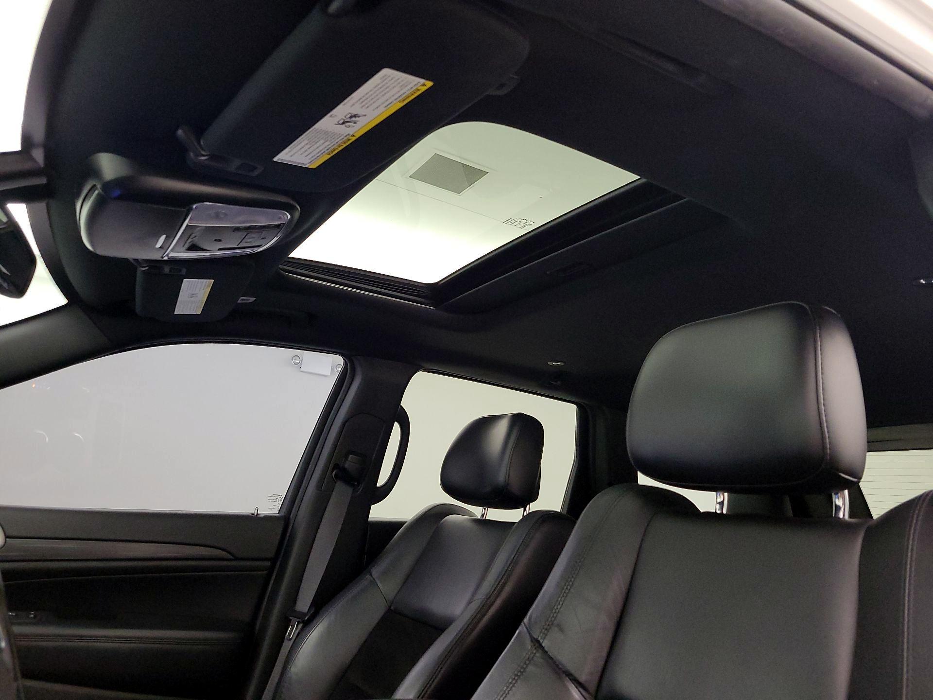 Thumbnail: 2020 Jeep Grand Cherokee - 20