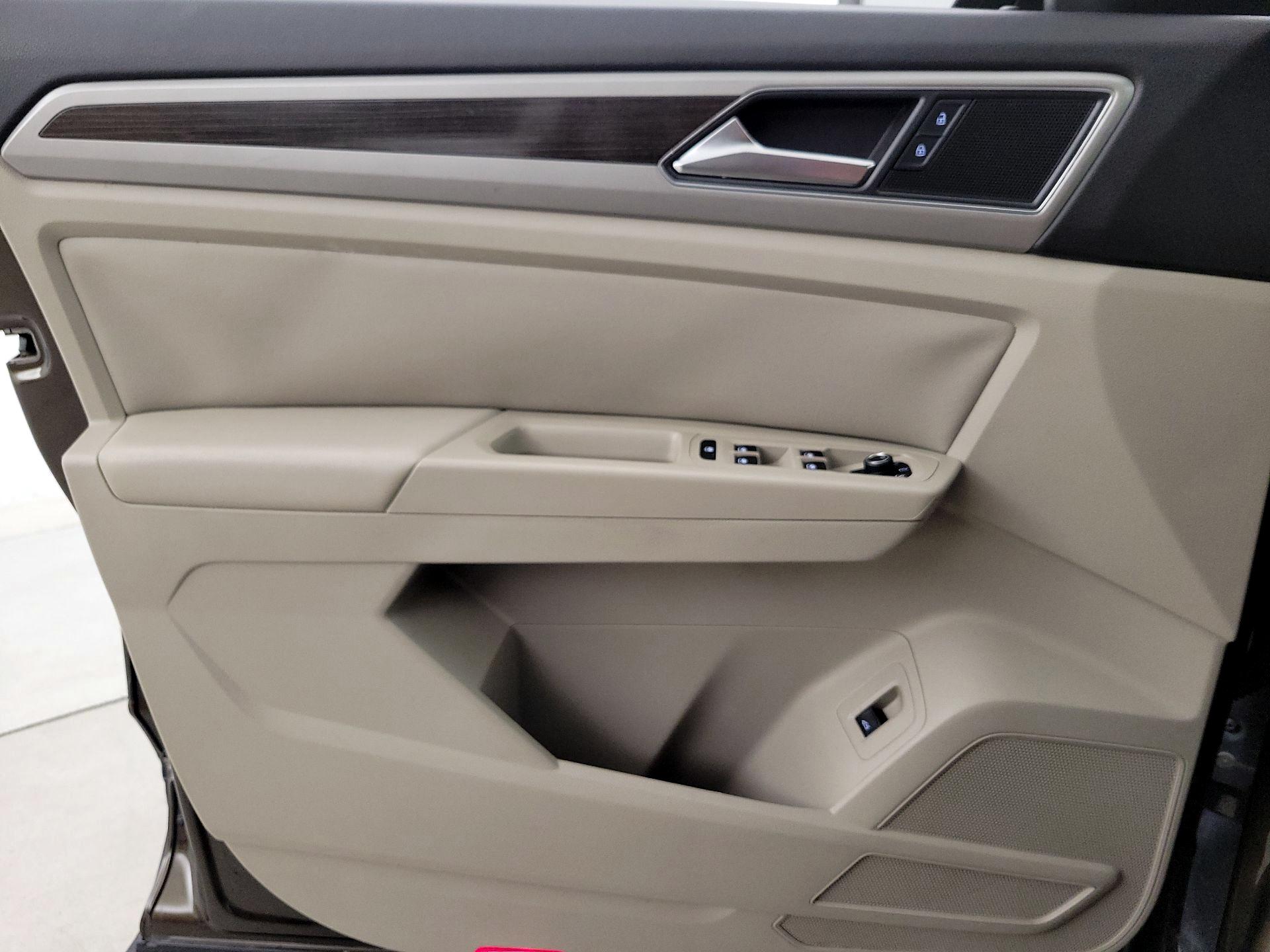 Thumbnail: 2019 Volkswagen Atlas - 12