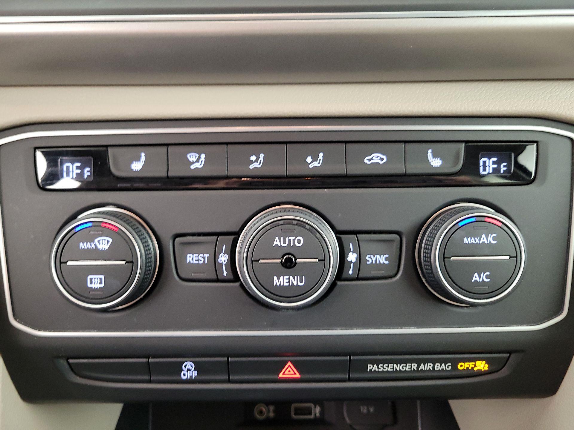 Thumbnail: 2019 Volkswagen Atlas - 16