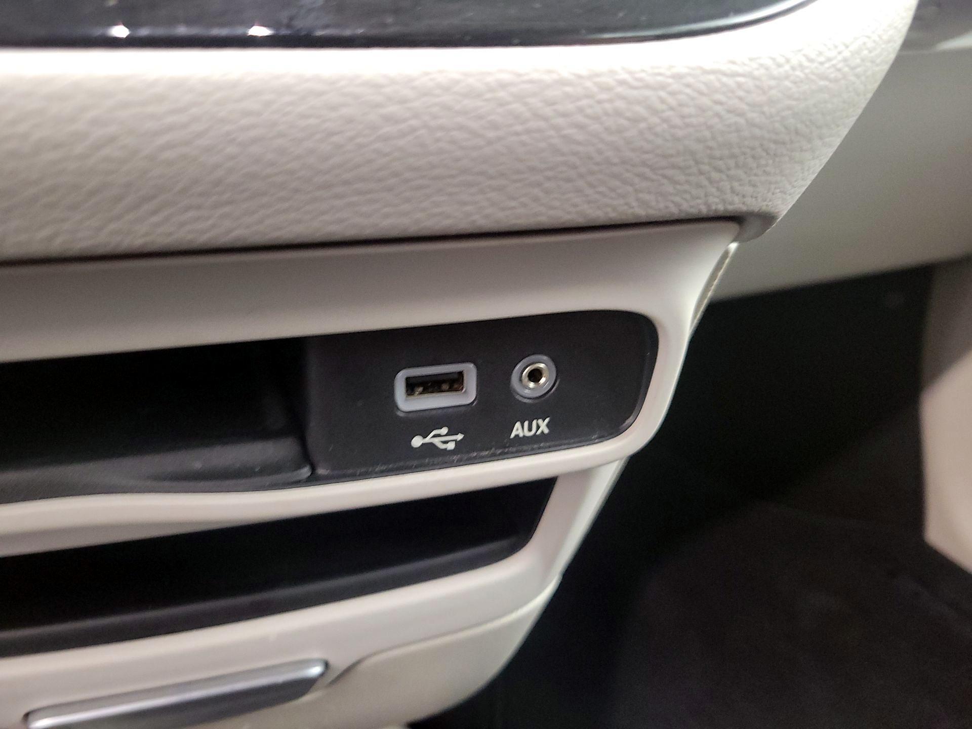 Thumbnail: 2017 Chrysler Pacifica - 18