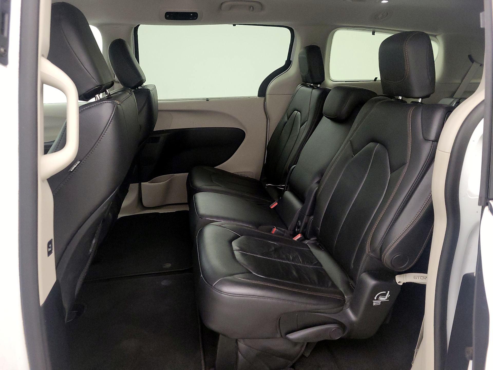 Thumbnail: 2017 Chrysler Pacifica - 19