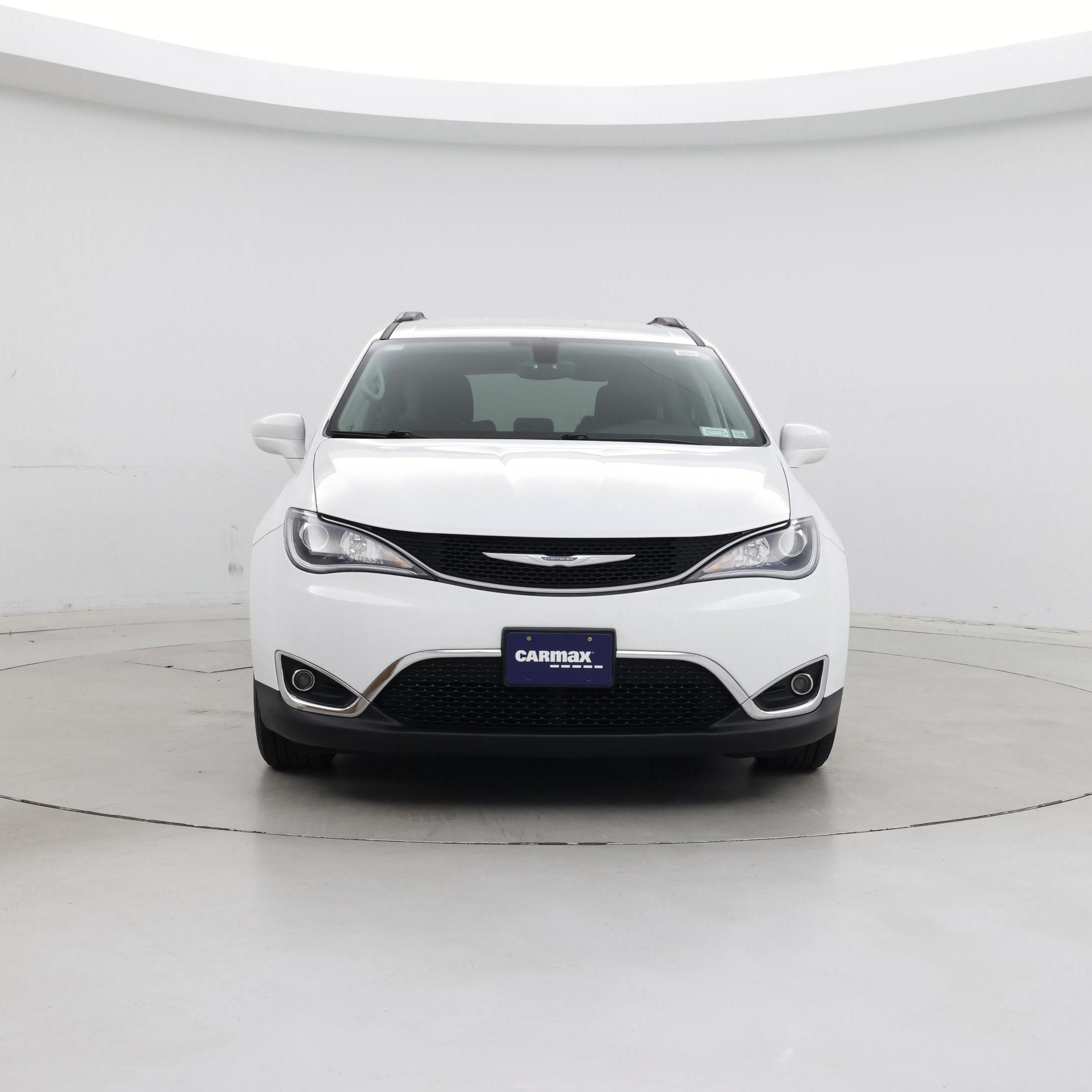 Thumbnail: 2017 Chrysler Pacifica - 5