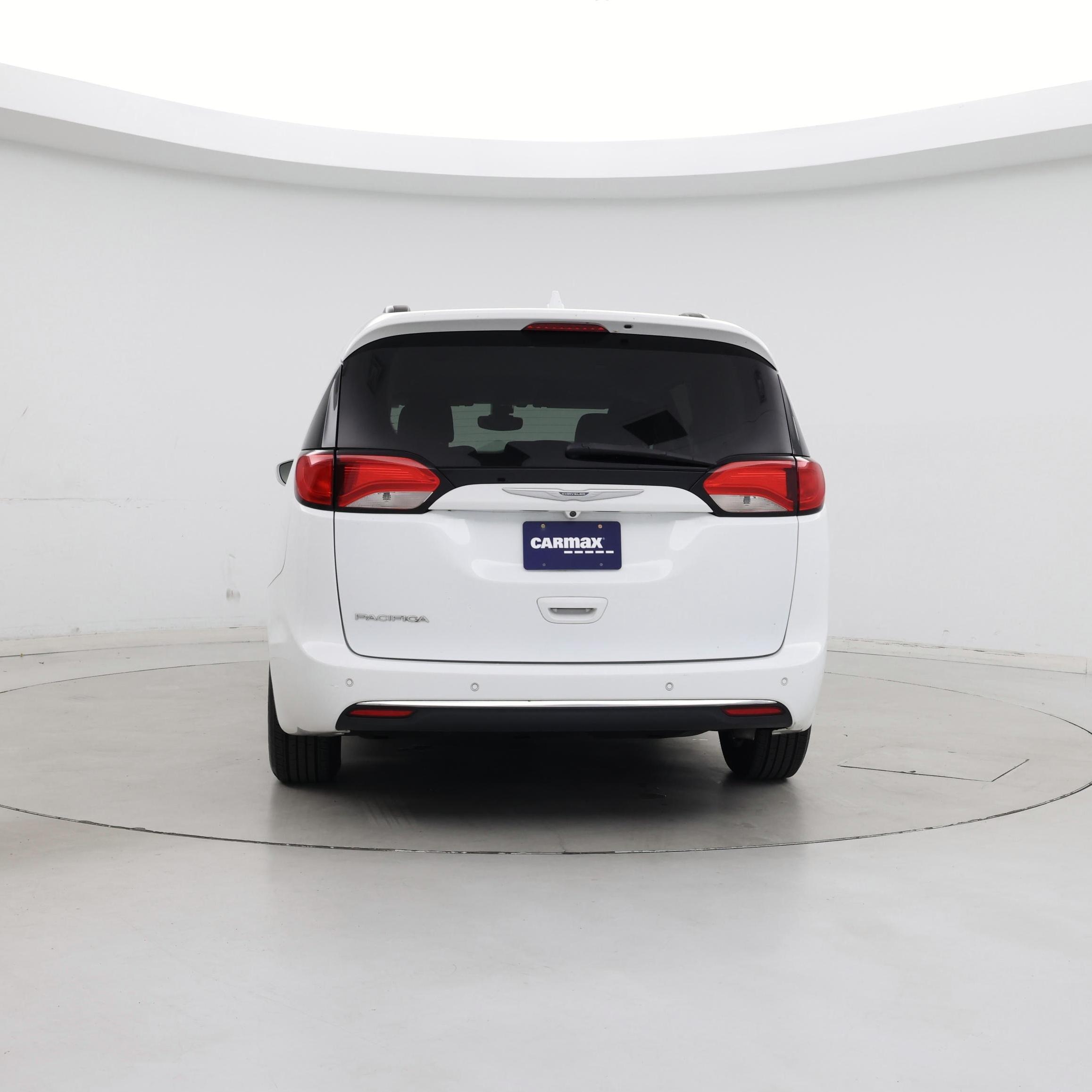 Thumbnail: 2017 Chrysler Pacifica - 6