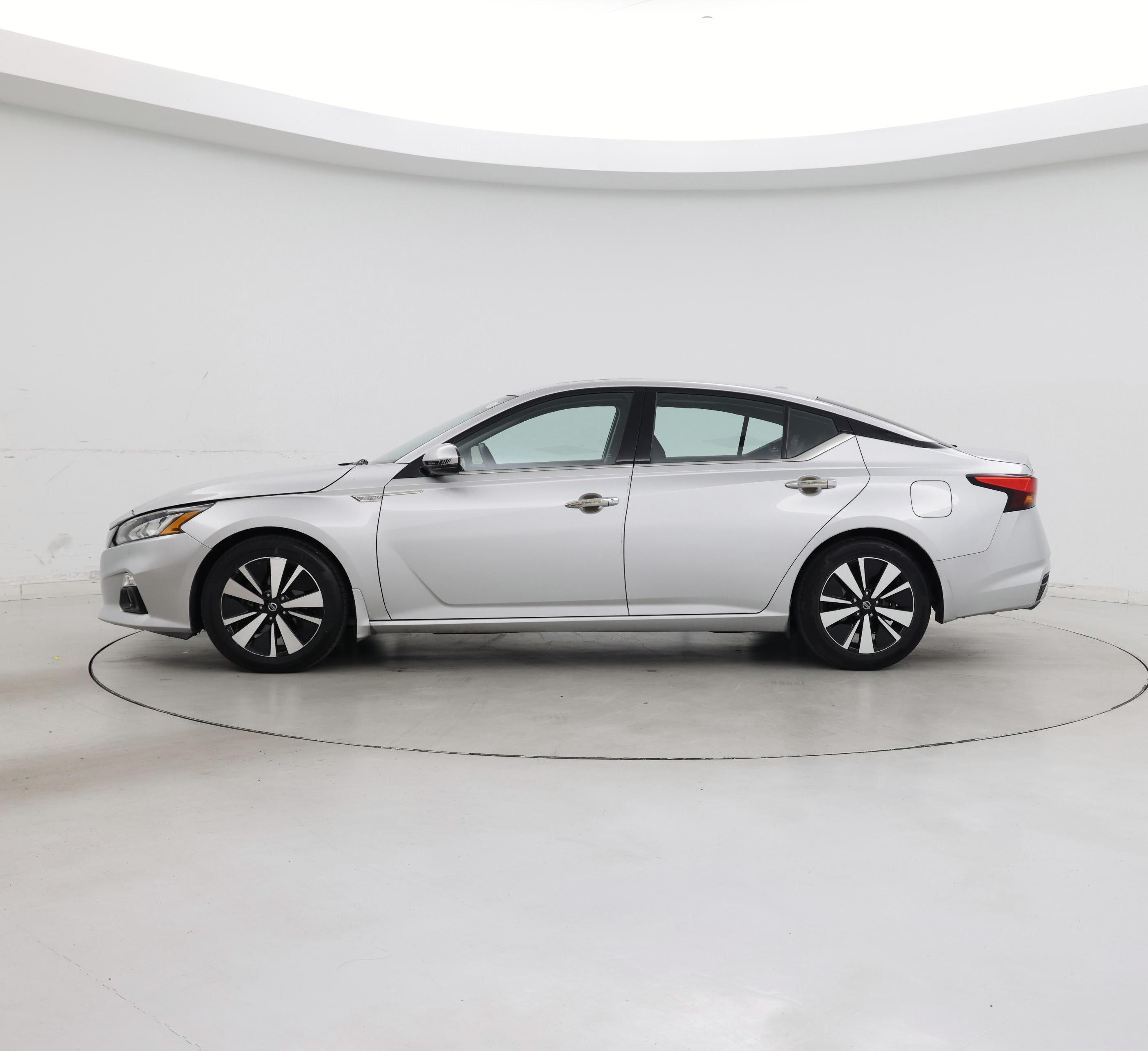 Thumbnail: 2021 Nissan Altima - 3