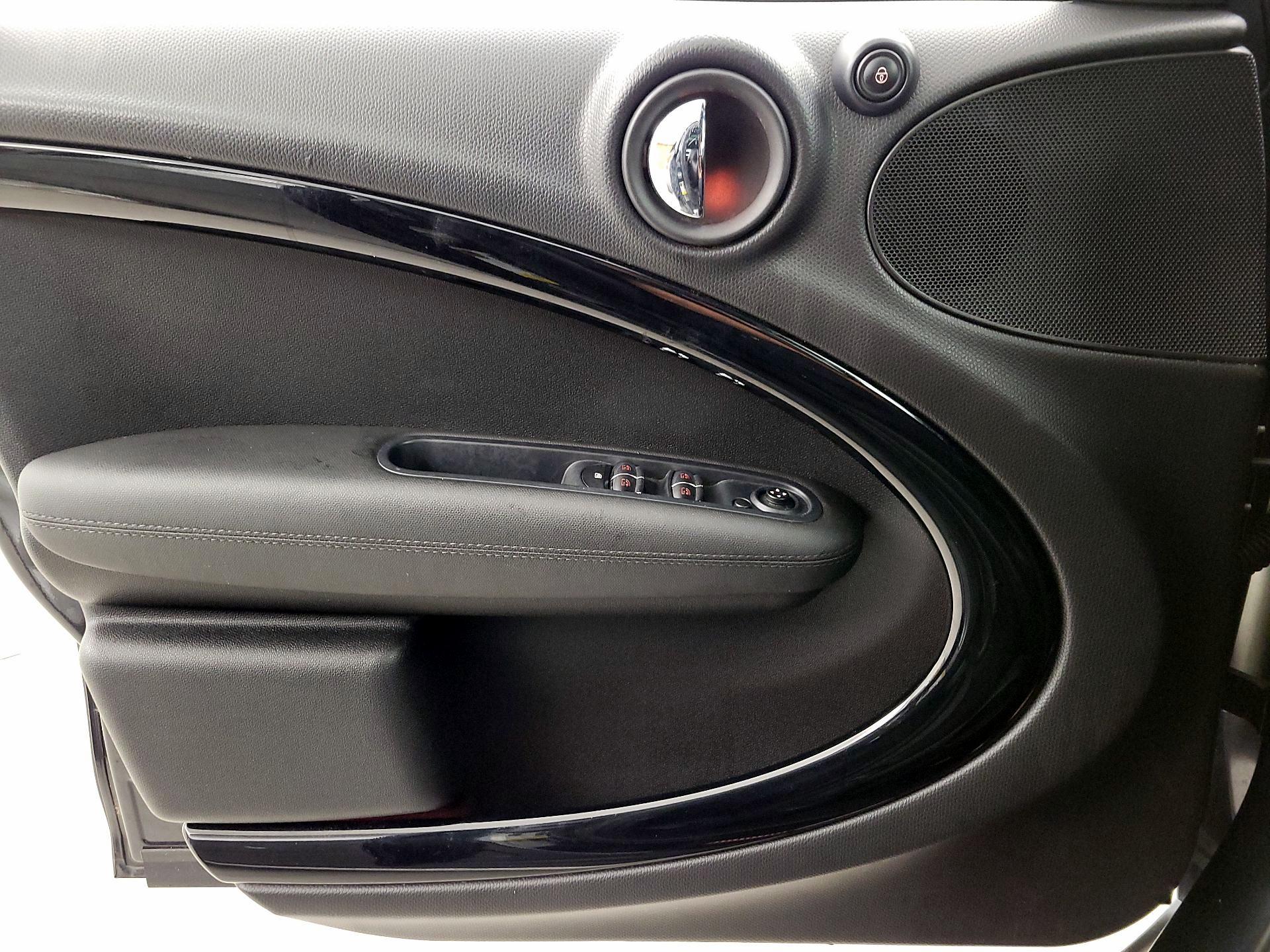 Thumbnail: 2016 MINI Cooper Countryman - 12