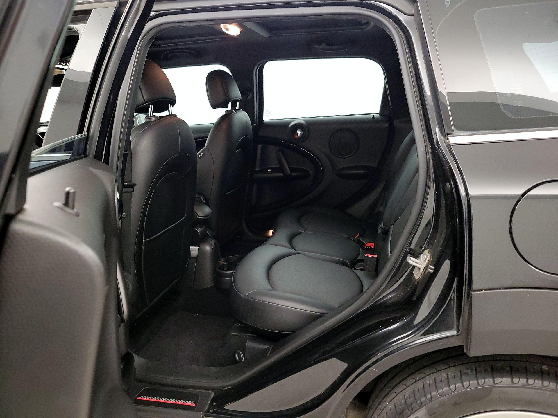 Thumbnail: 2016 MINI Cooper Countryman - 18