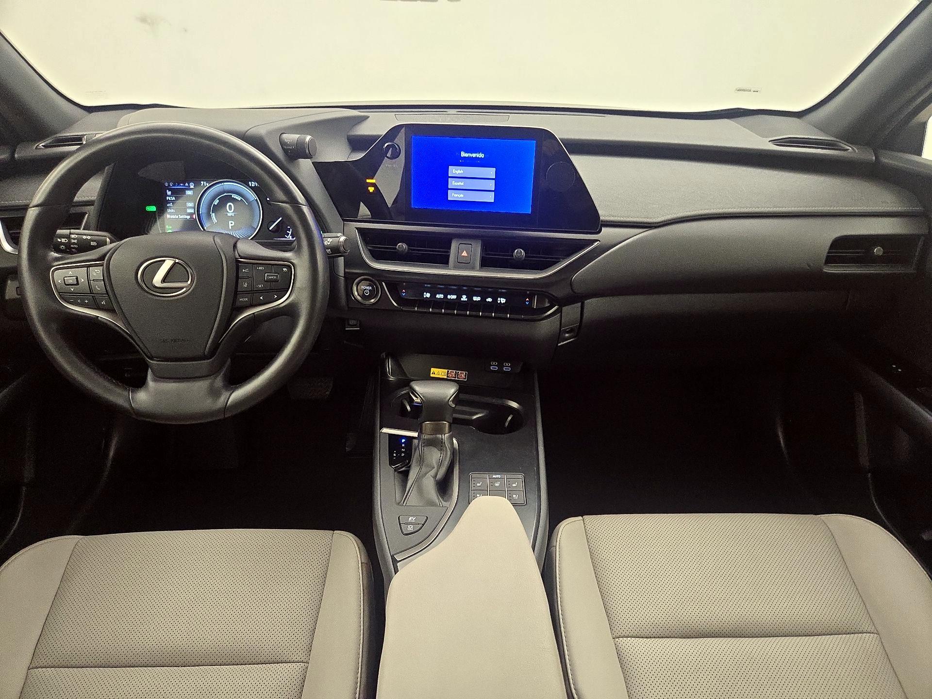 Thumbnail: 2023 Lexus UX - 9