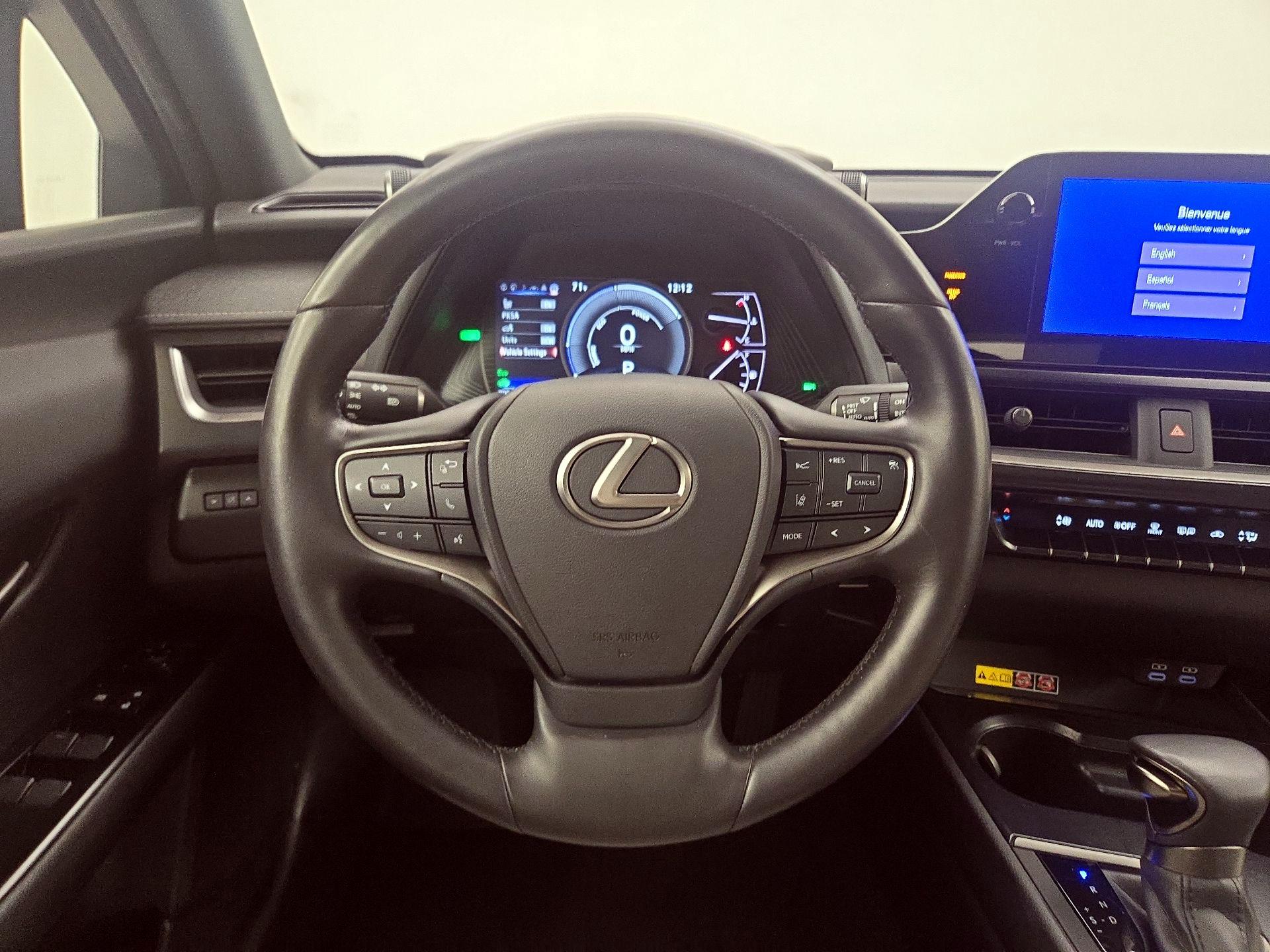 Thumbnail: 2023 Lexus UX - 10