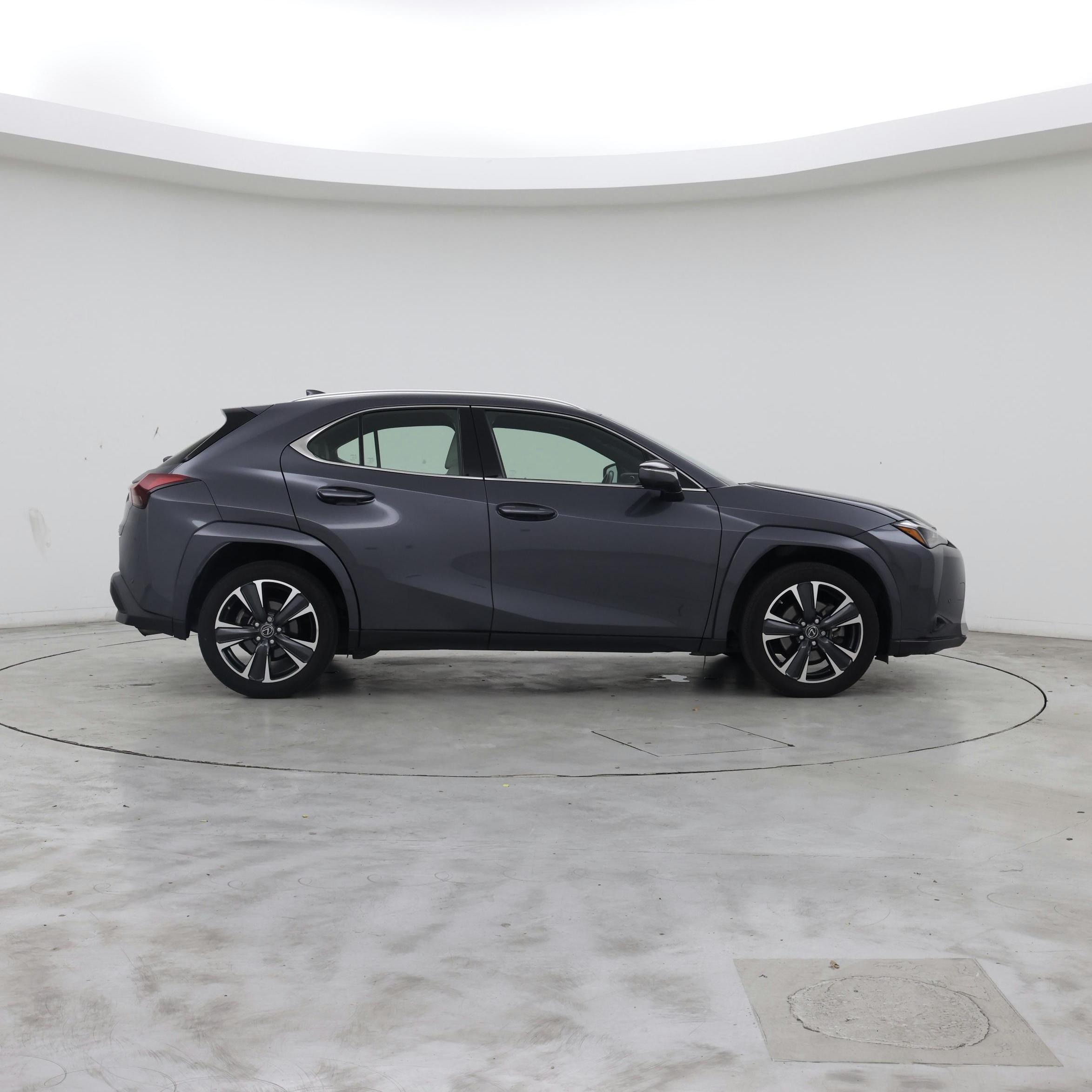 Thumbnail: 2023 Lexus UX - 7