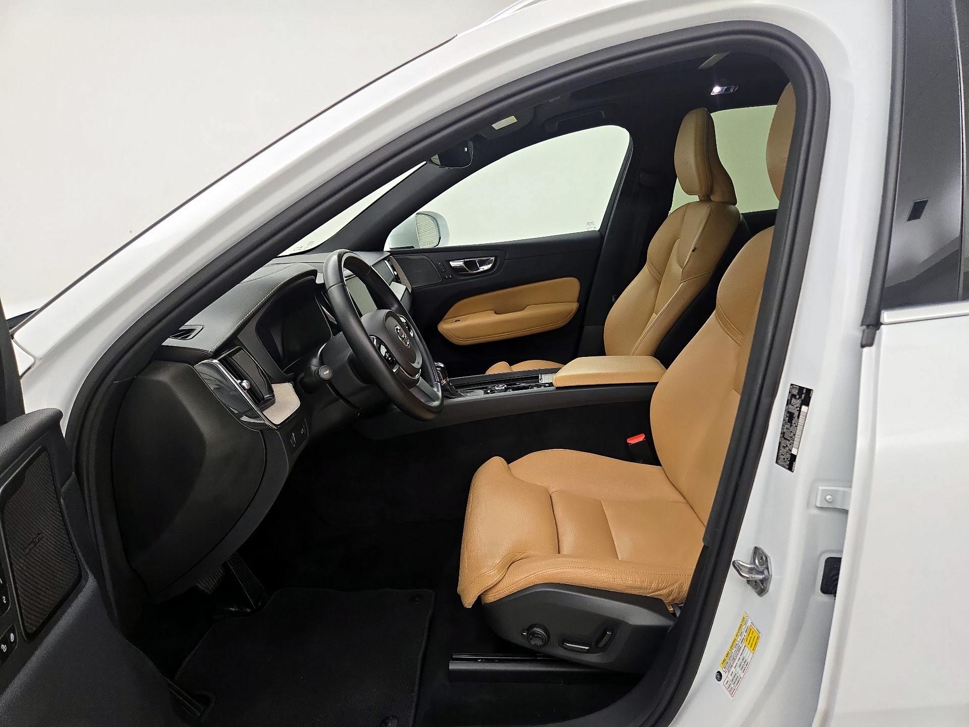 Thumbnail: 2019 Volvo XC60 - 11