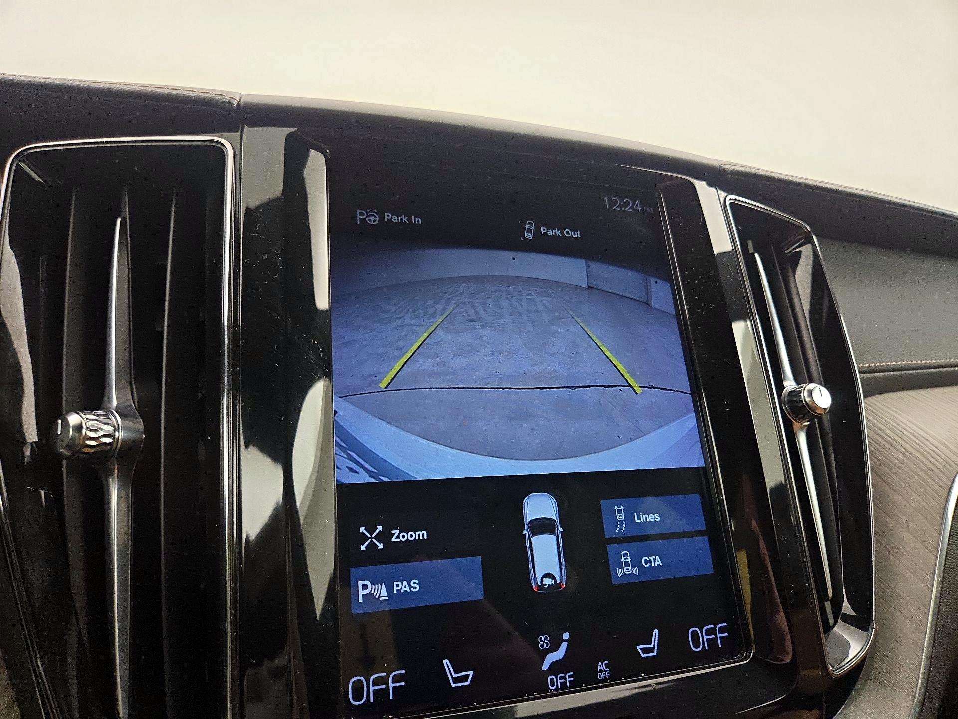 Thumbnail: 2019 Volvo XC60 - 15